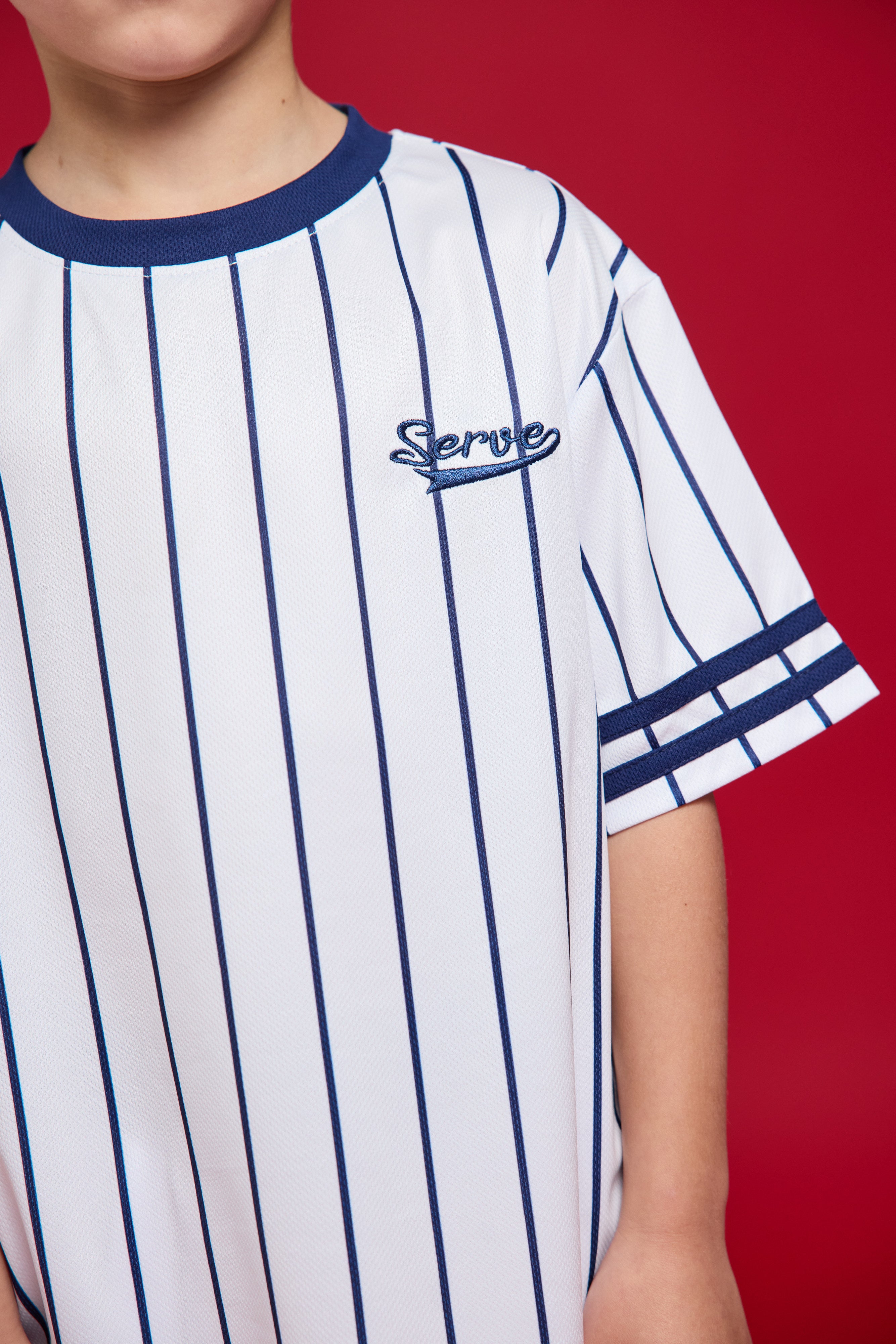 חולצת טנס כחולה