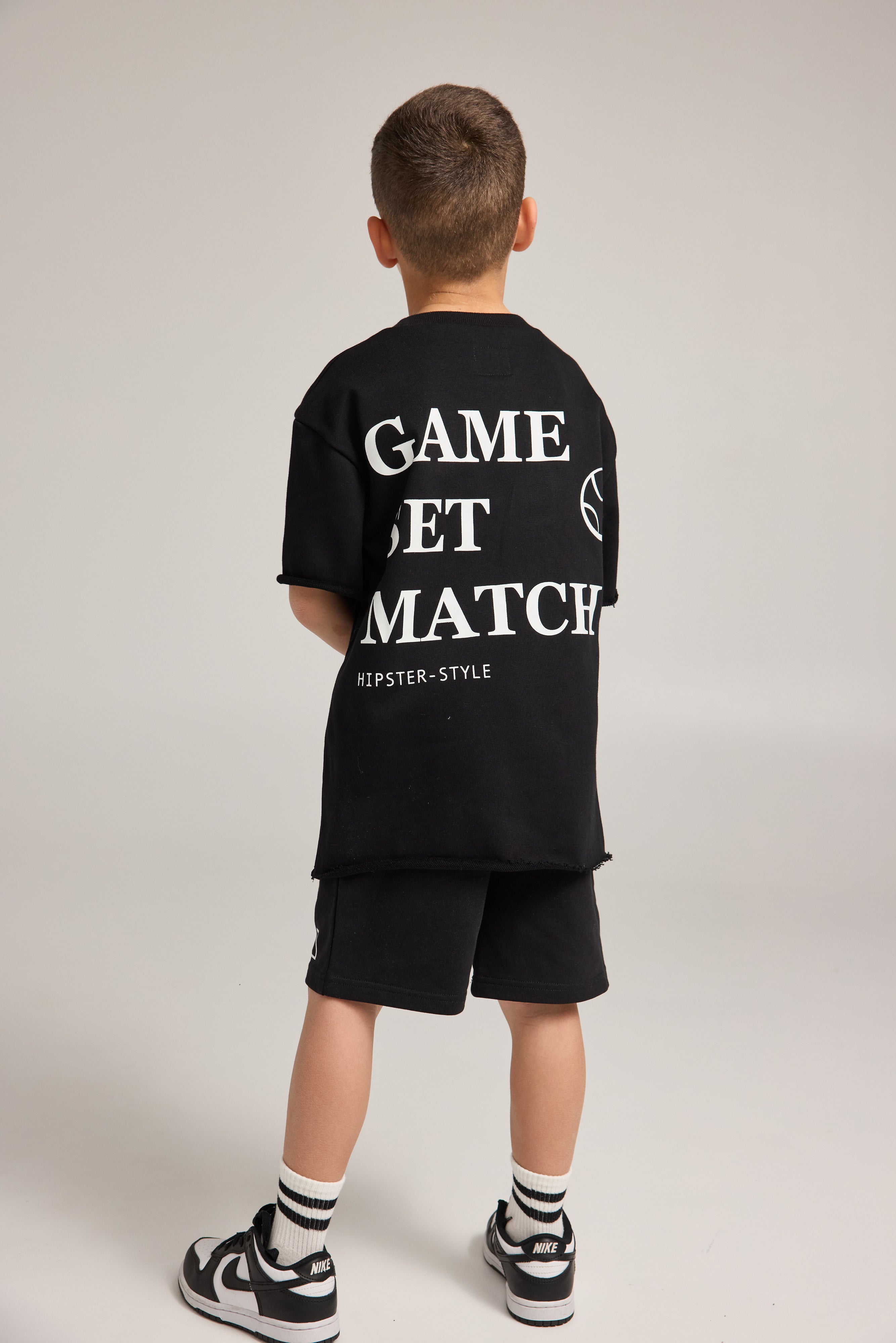 טישרט game שחורה