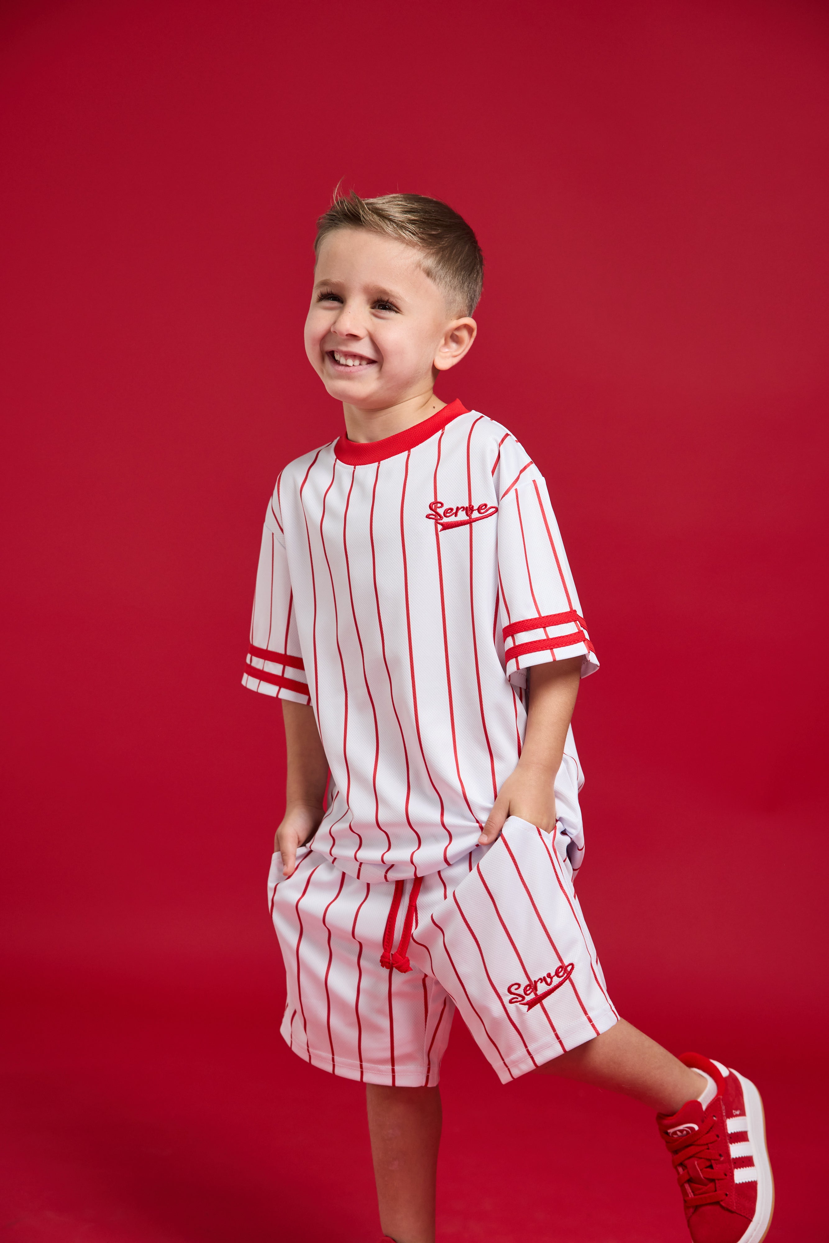 חולצת טנס אדומה