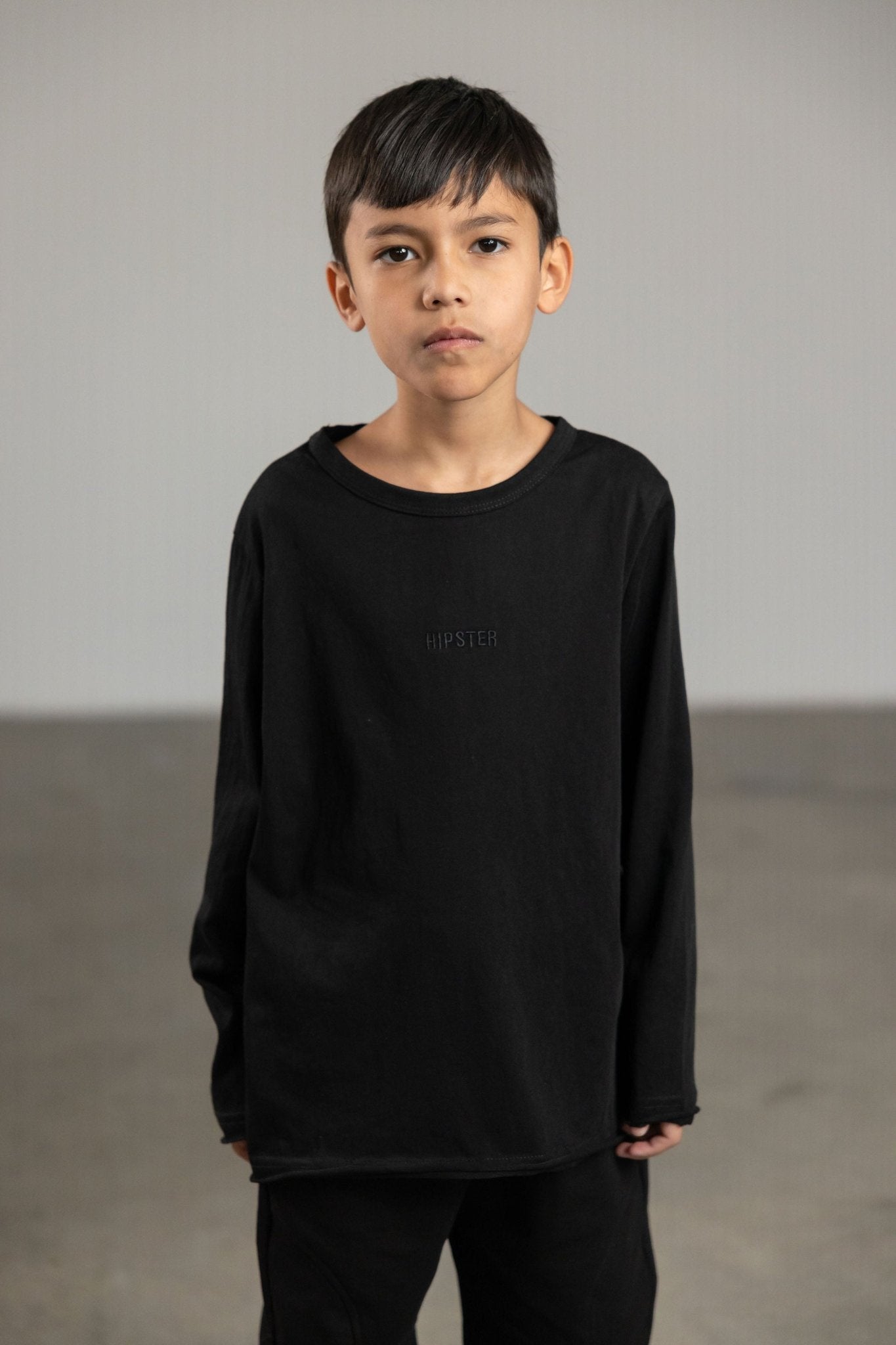 טי שירט שחורה ארוכה - Hipster