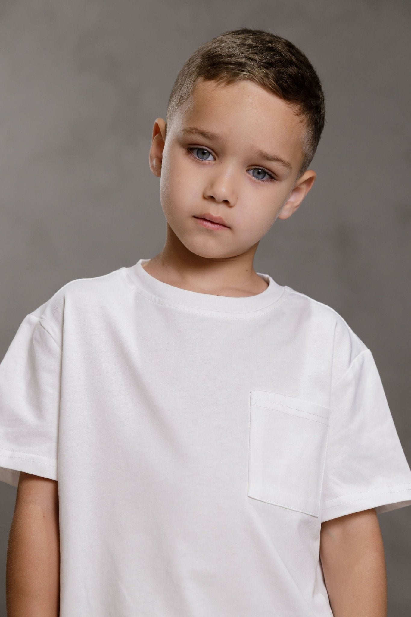 טישירט לבנה בשילוב כיס - Hipster