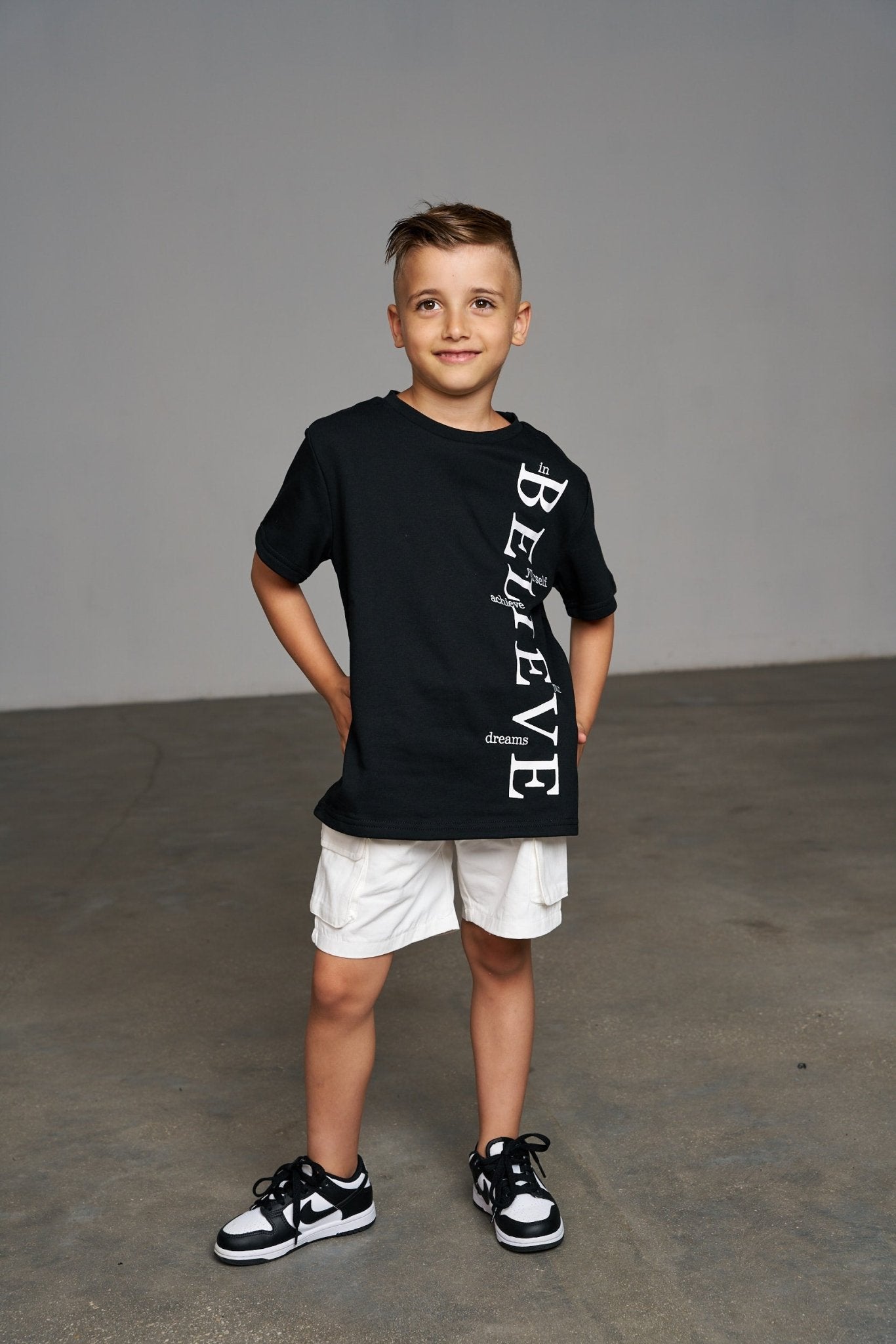 טישרט מון שחורה - Hipster