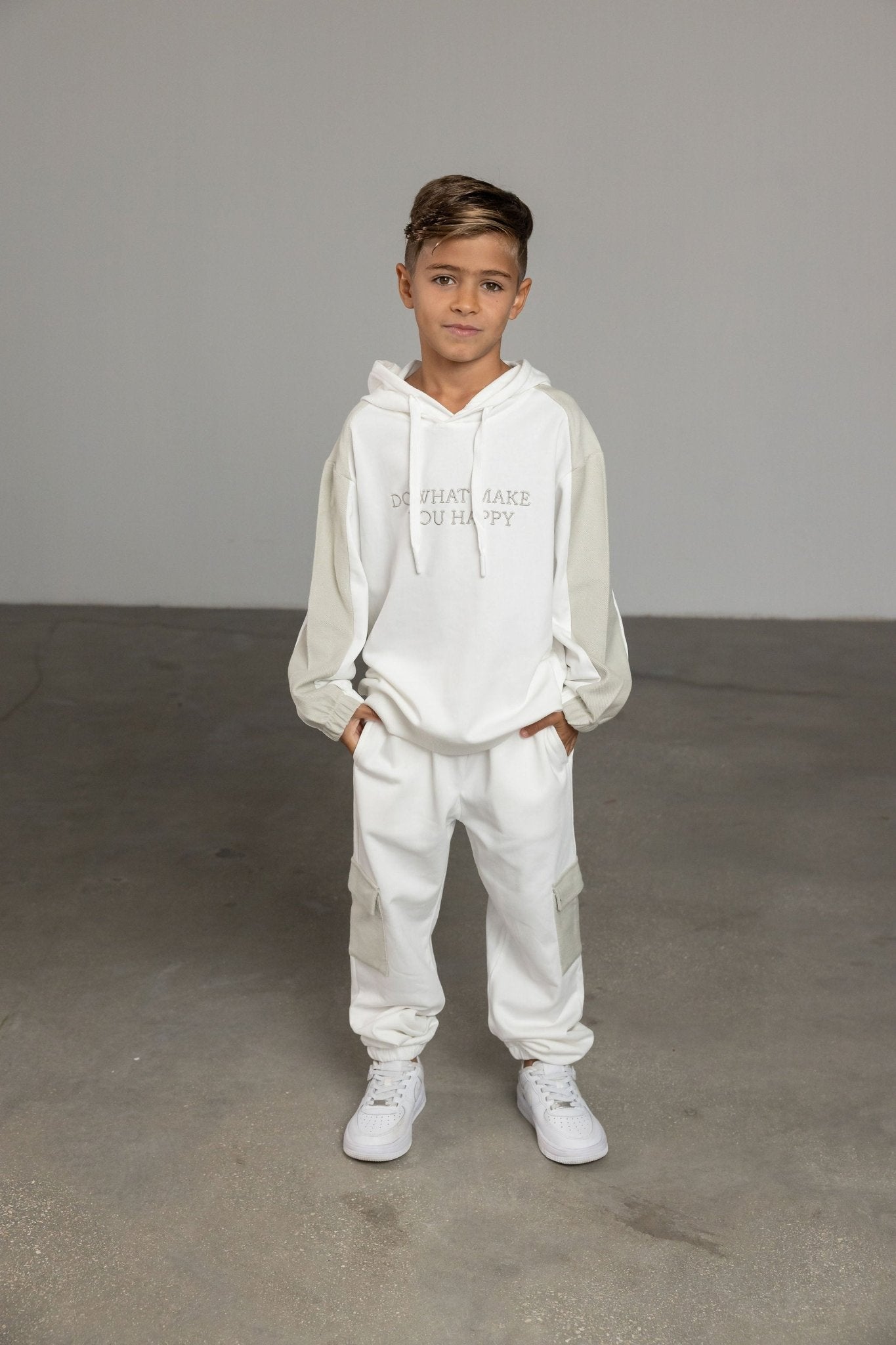 קפוצ'ון ג'סי לבן בשילוב אפור - Hipster