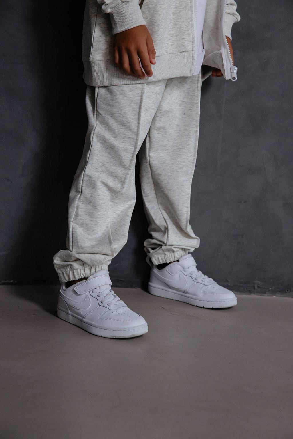 מכנס בשילוב תיפורים אפור - Hipster