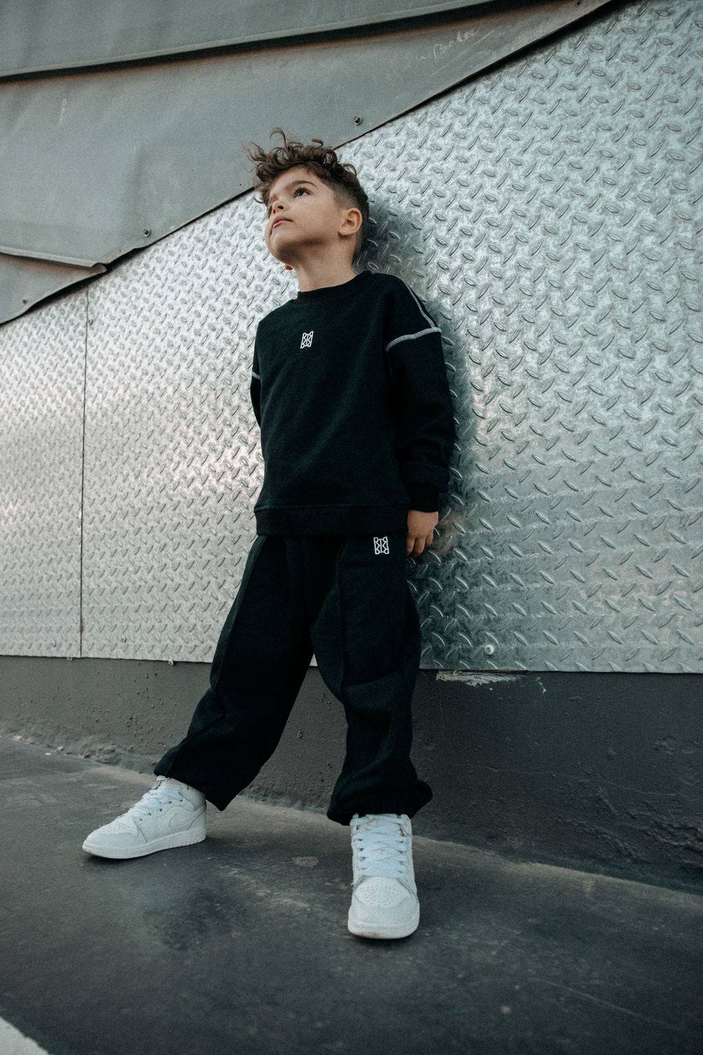 מכנס לוגו שחור - Hipster