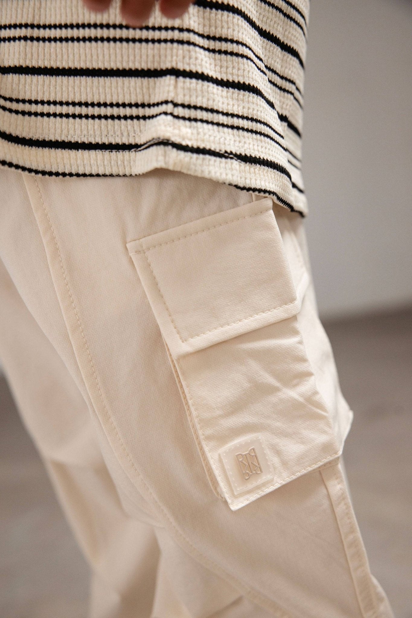 מכנס ניילון שמנת - Hipster