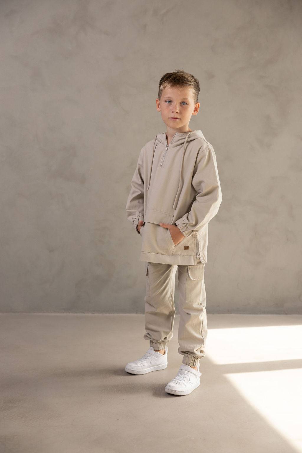 חליפת קווין בז' - Hipster