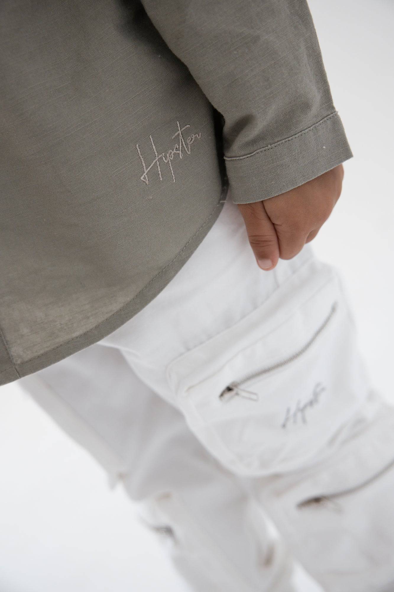 חולצה מכופתרת פשתן זית - Hipster