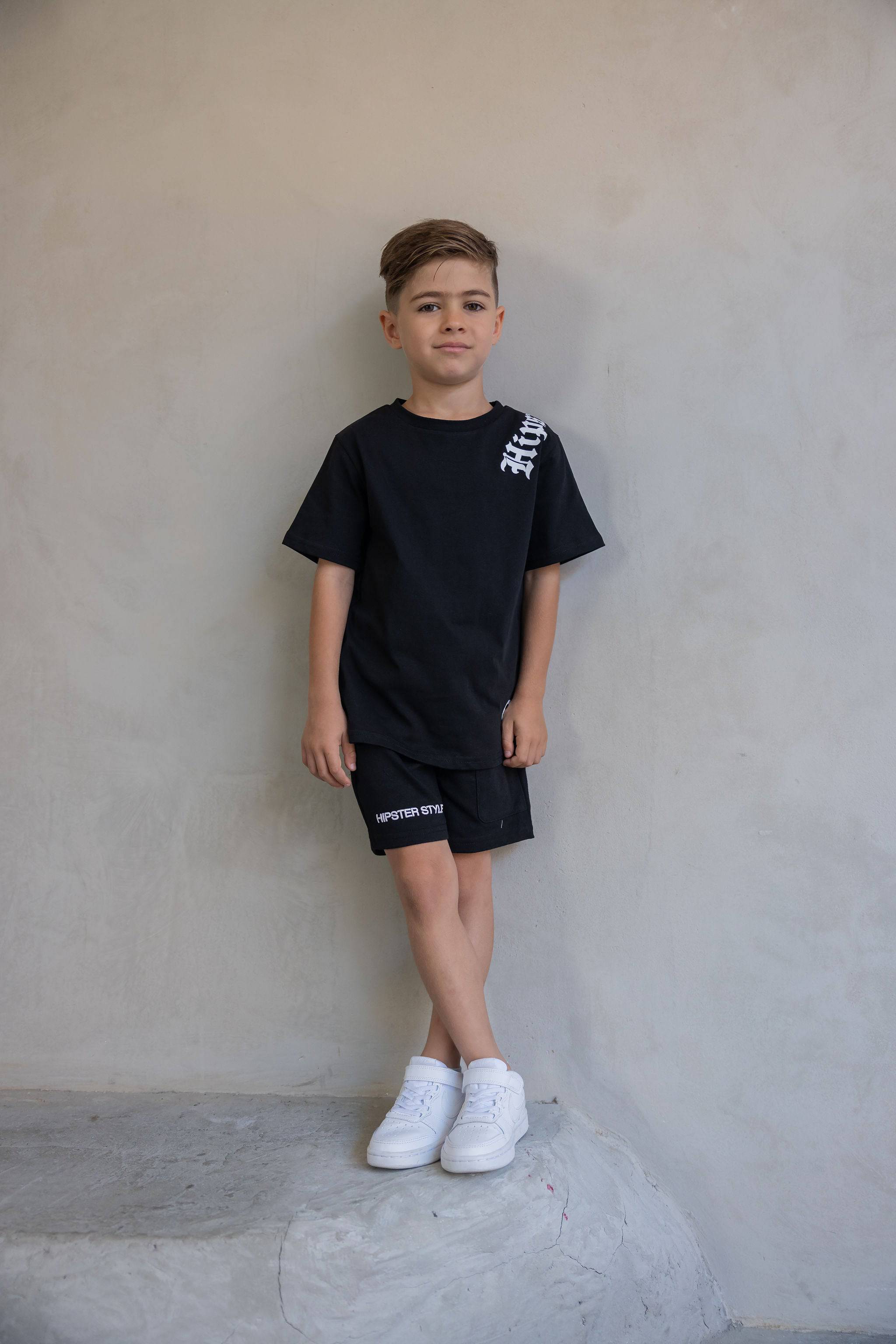 טישרט טום שחורה - Hipster