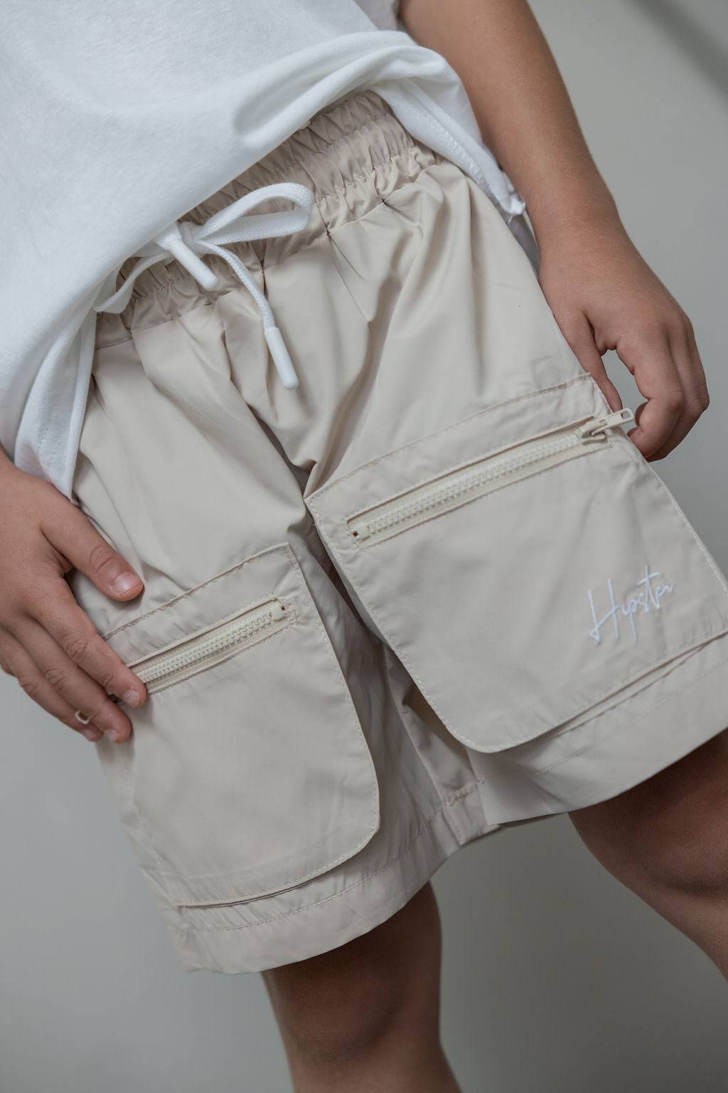 מכנס ניילון קצר בז - Hipster