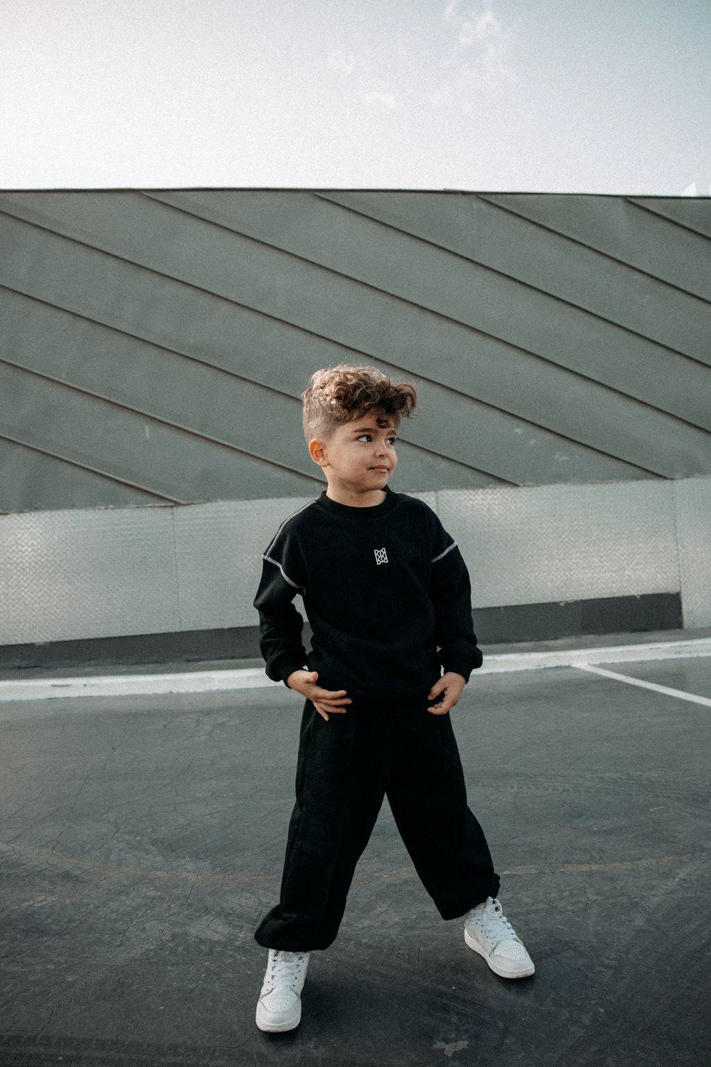 סווטשירט לוגו שחור - Hipster