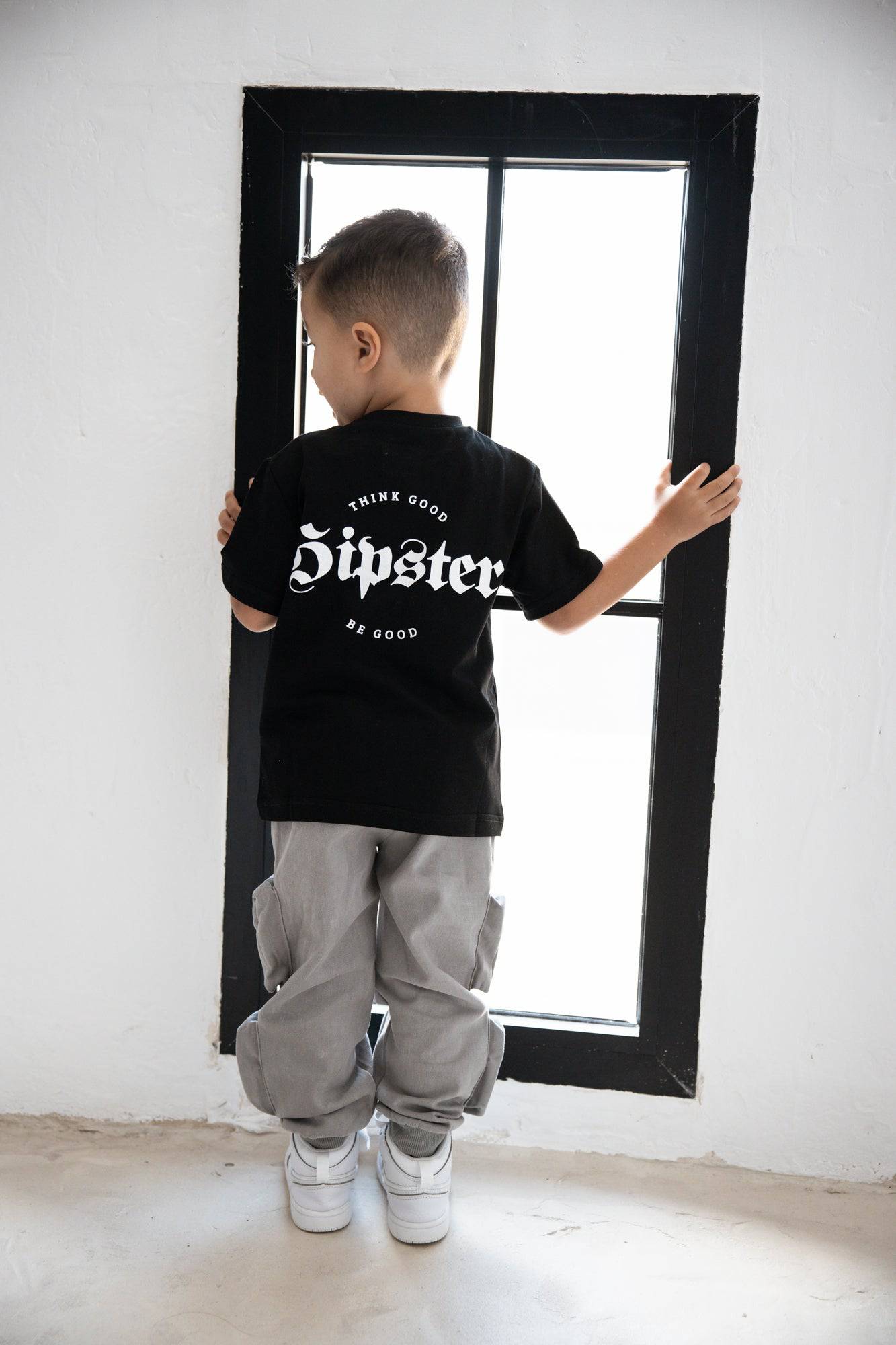 טישרט היפסטר שחורה - Hipster