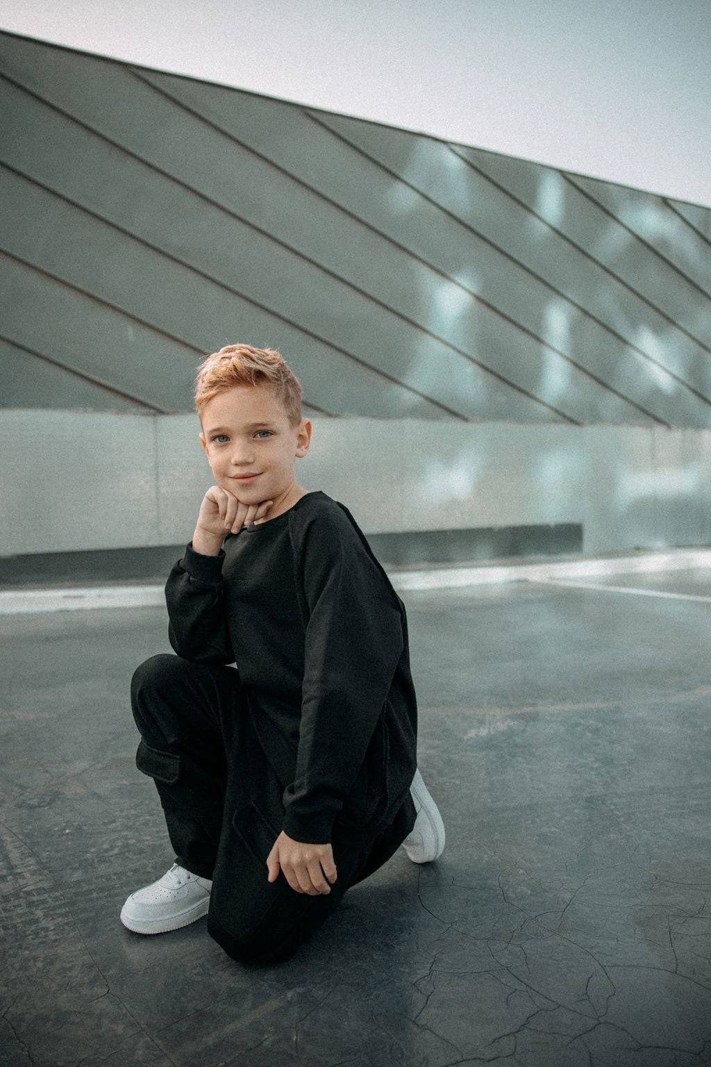 חולצת סטפן שחורה - Hipster