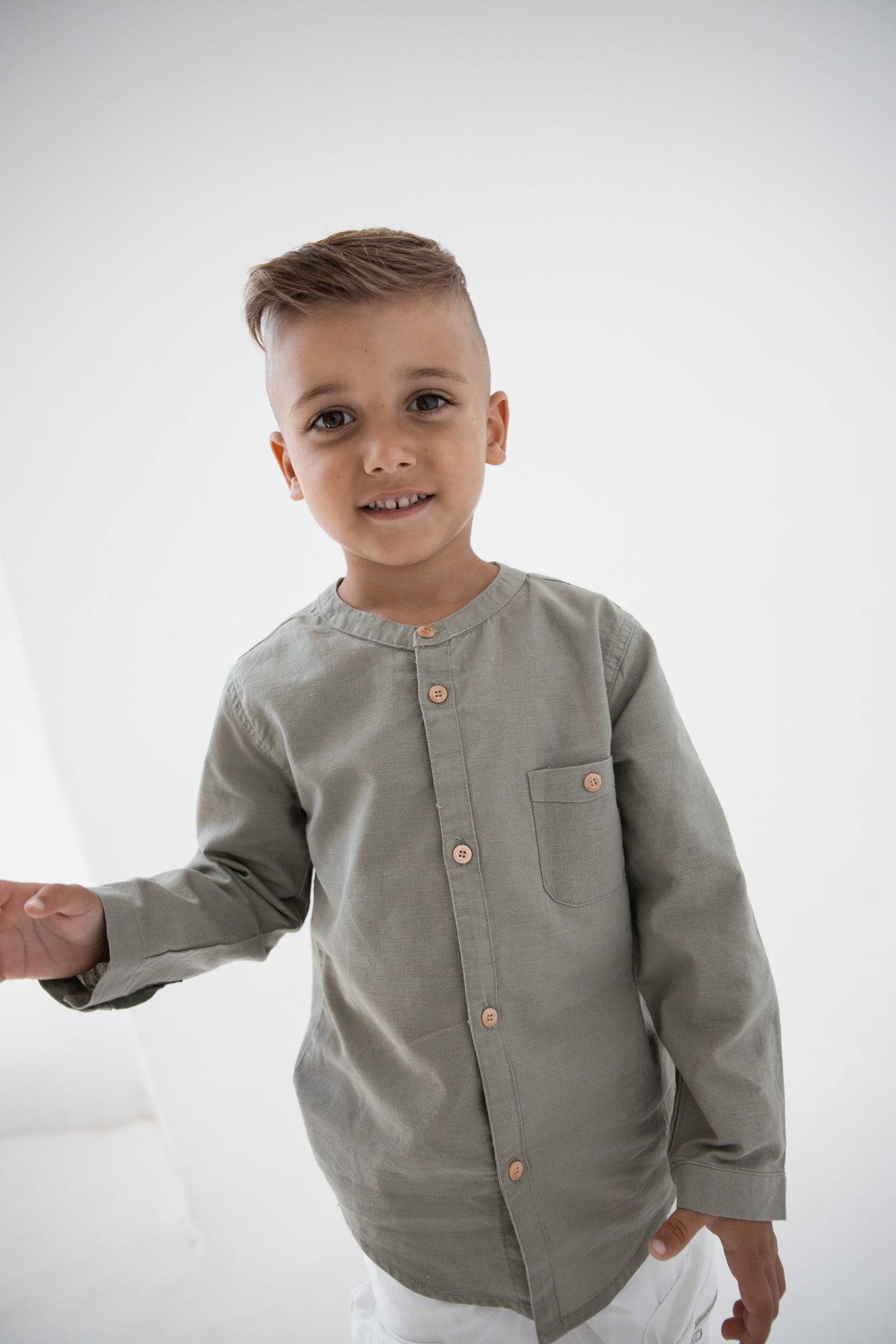 חולצה מכופתרת פשתן זית - Hipster