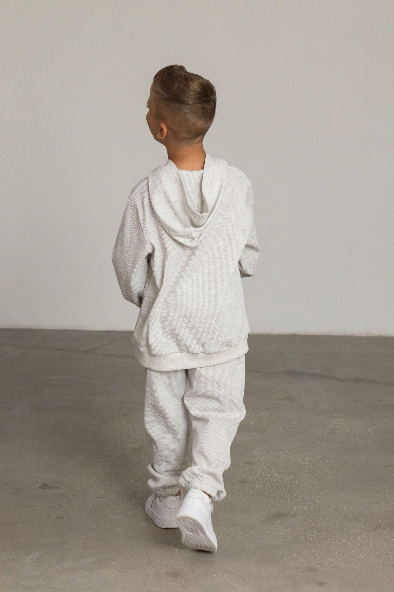 חולצת וופל AMIGOS אפורה - Hipster