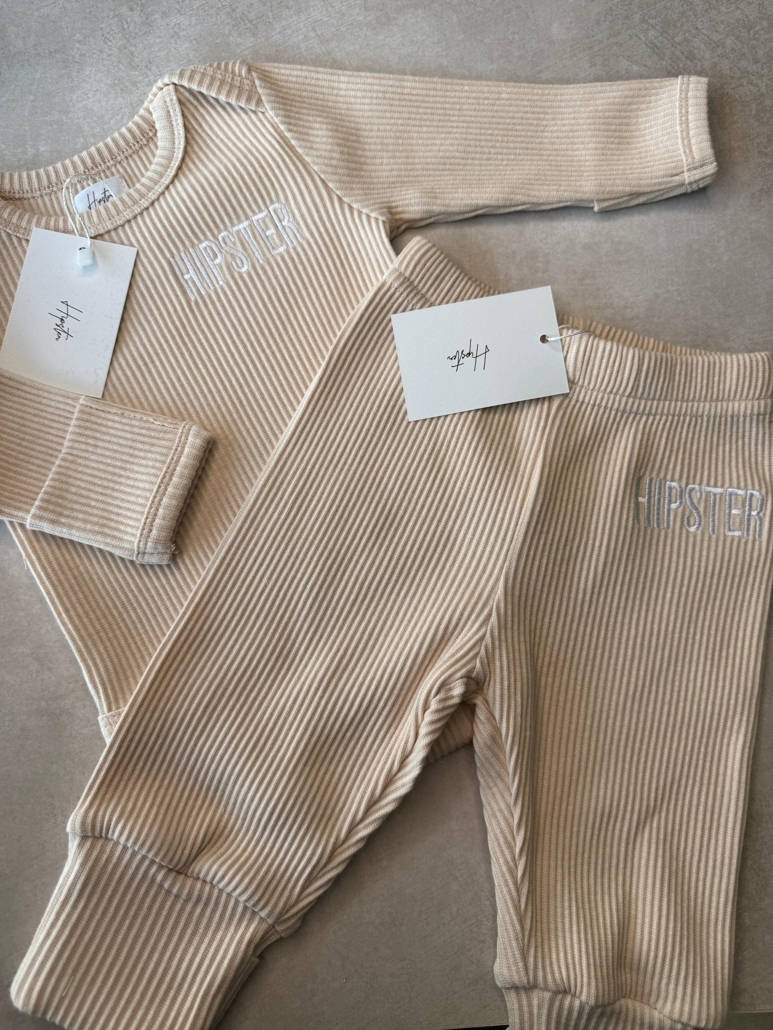 בגד גוף בייבי פודרה - Hipster