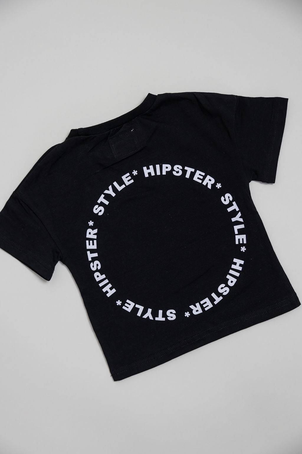 טי שירט ג'יימס שחורה - Hipster