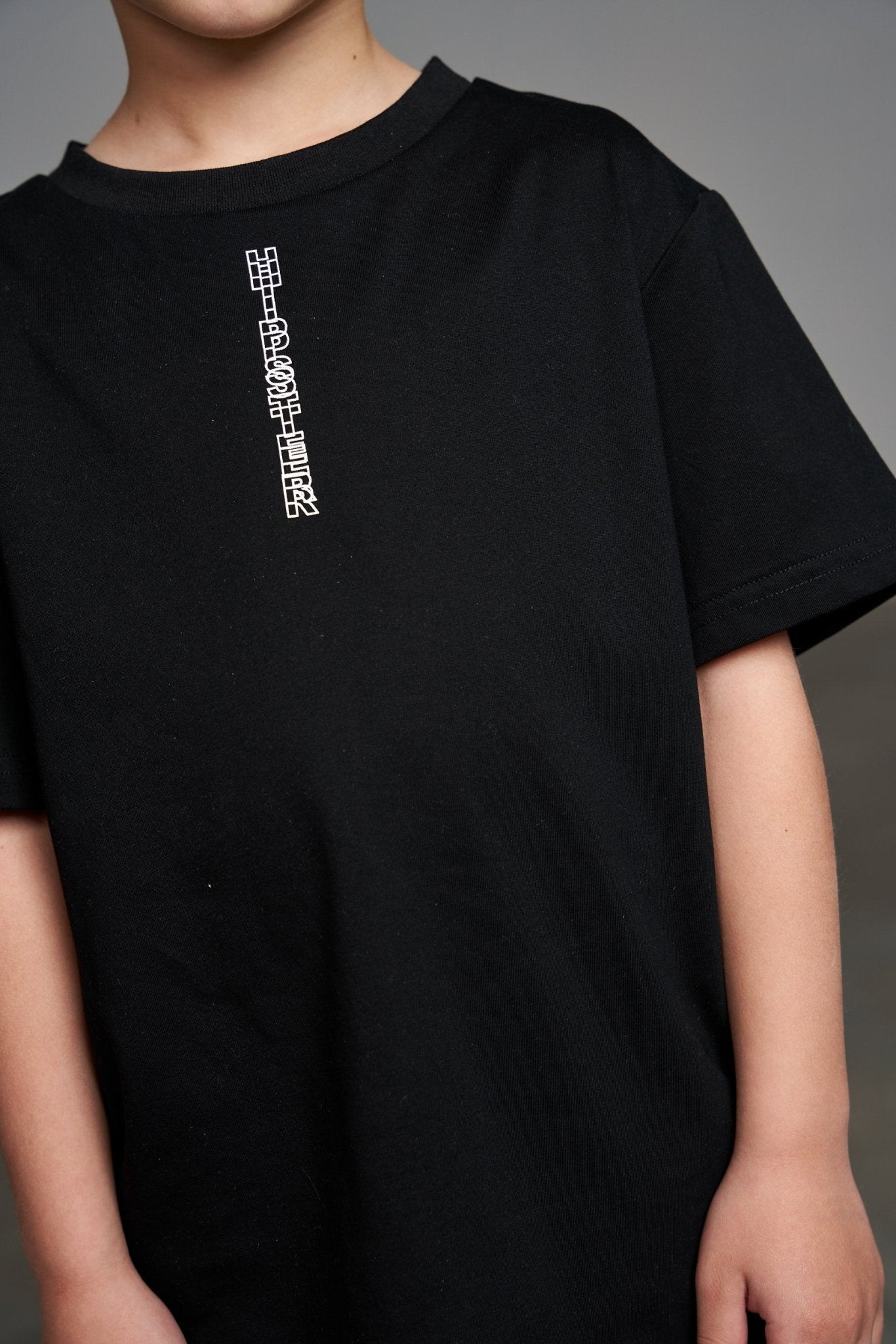 טי שירט לואי שחורה - Hipster