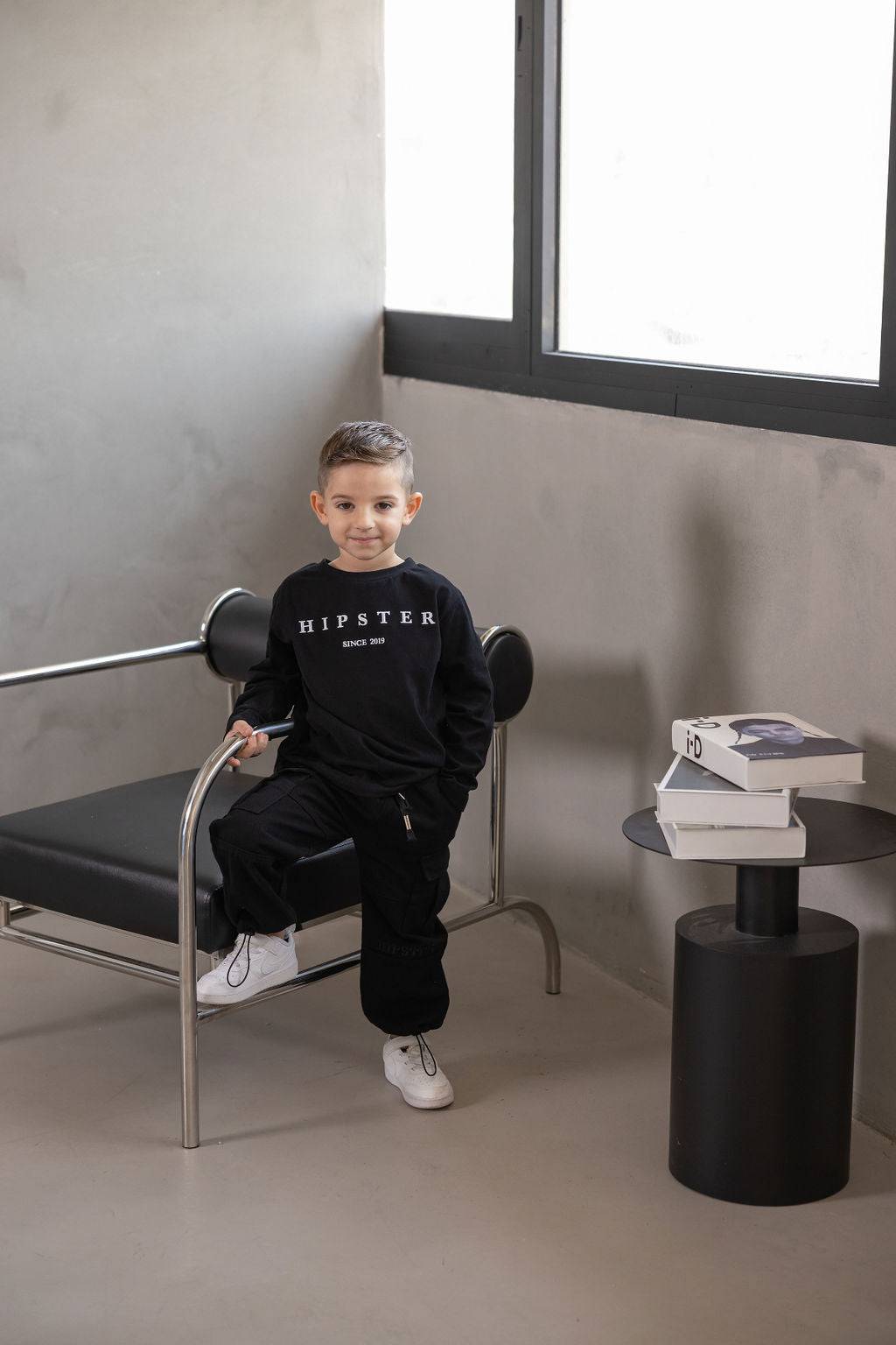 טישרט ג'וי שחורה - Hipster