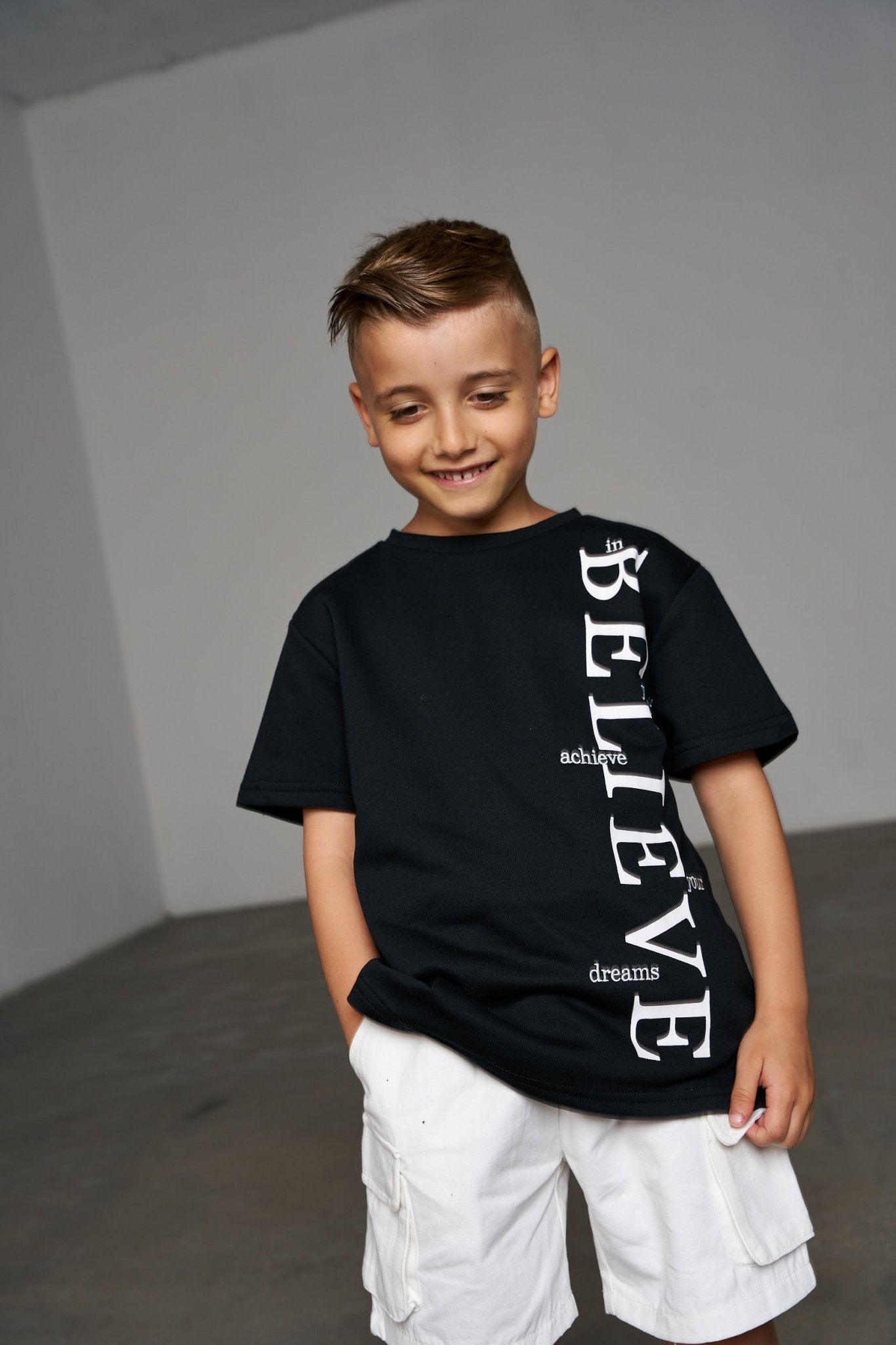 טישרט מון שחורה - Hipster