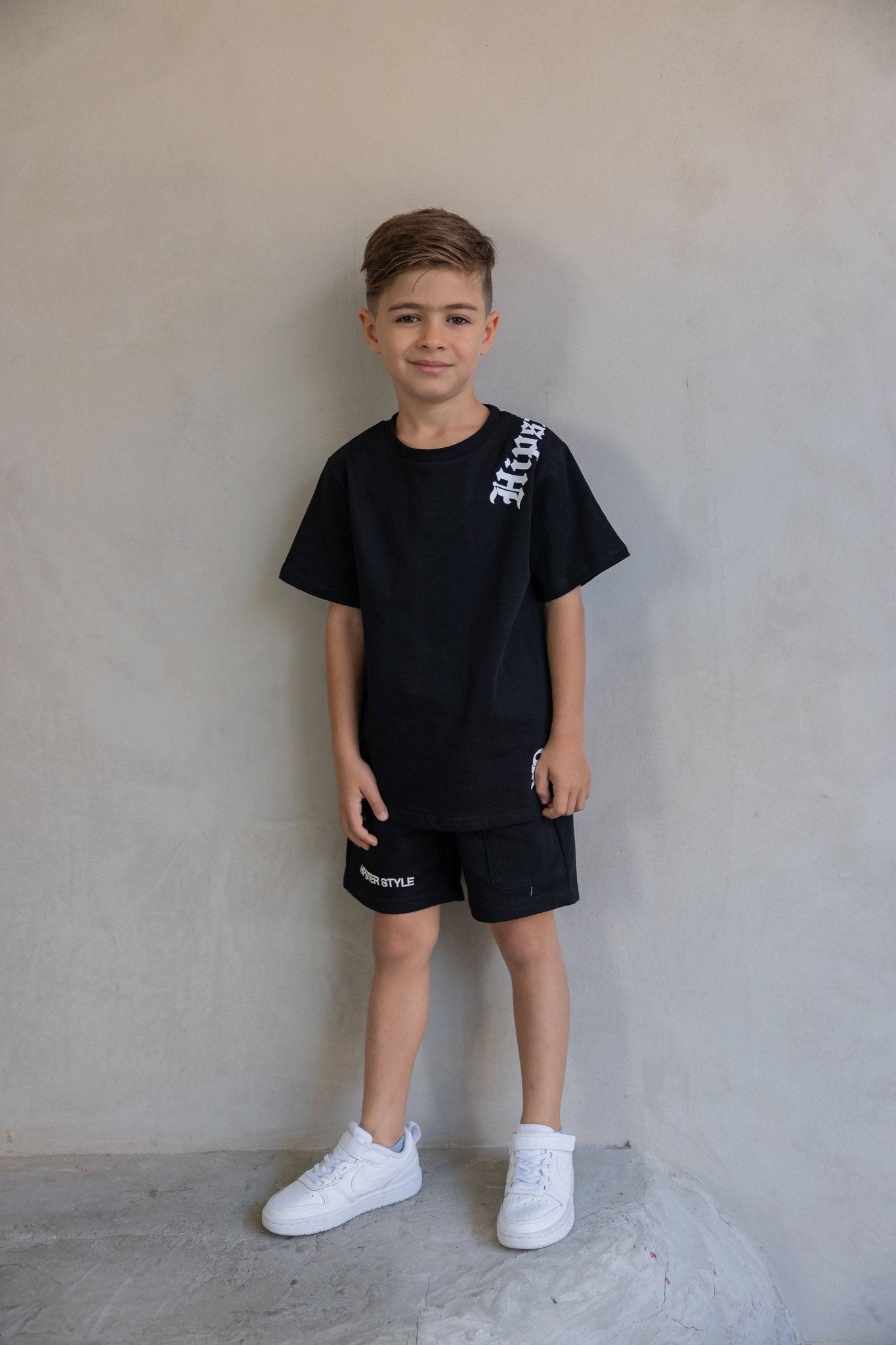 טישרט טום שחורה - Hipster