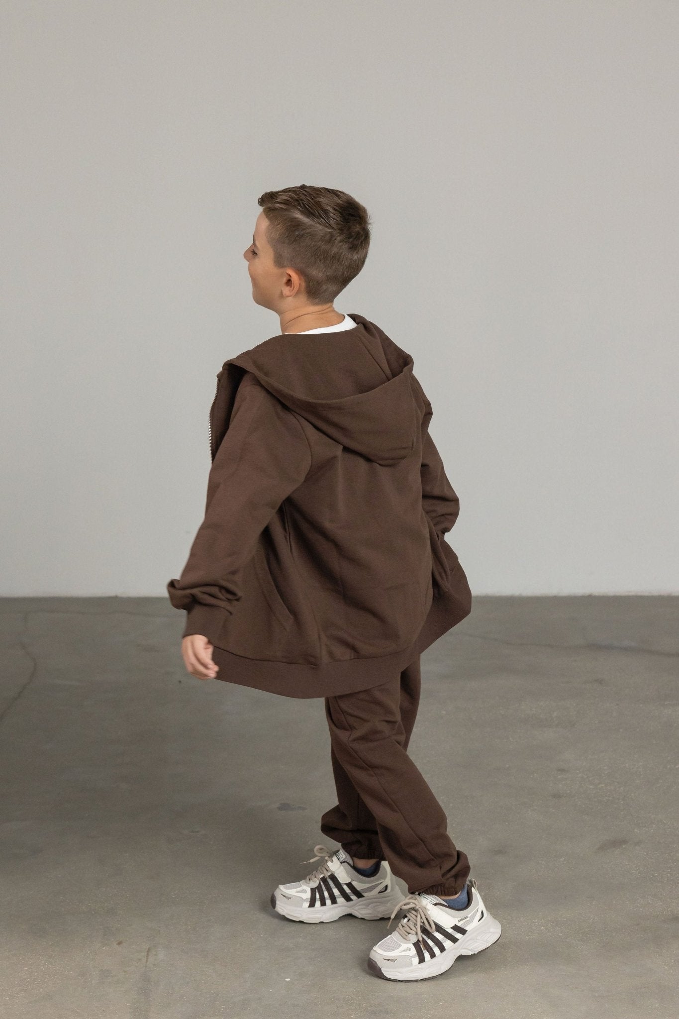 קפוצ'ון בייסיק חום שוקלד - Hipster