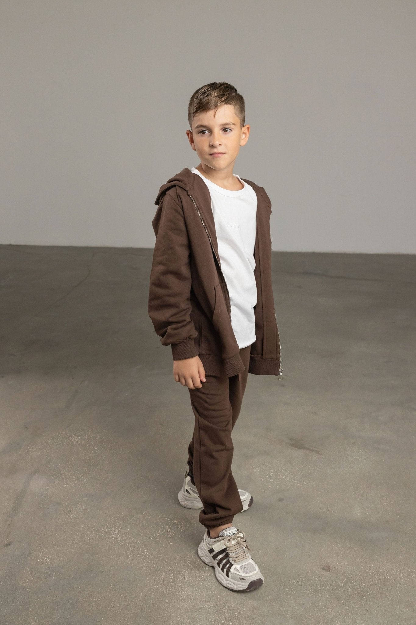 קפוצ'ון בייסיק חום שוקלד - Hipster