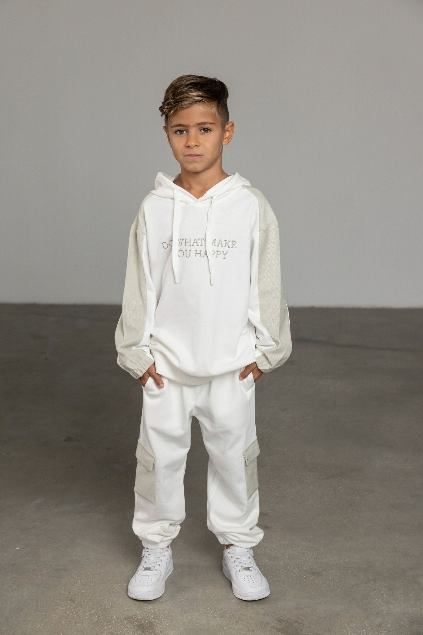 קפוצ'ון ג'סי לבן בשילוב אפור - Hipster