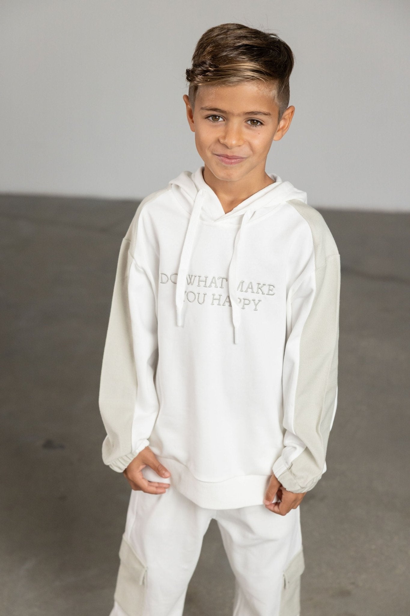 קפוצ'ון ג'סי לבן בשילוב אפור - Hipster