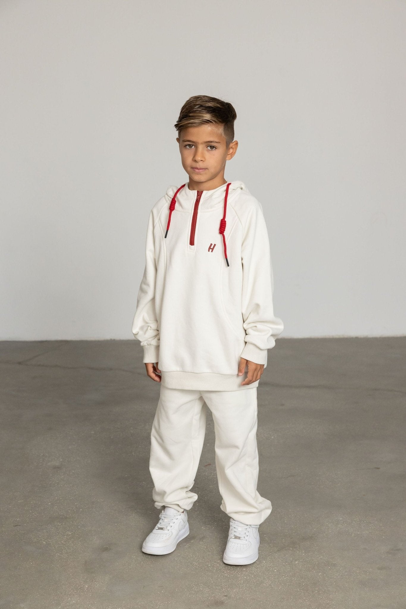 קפוצ'ון נילו בז' בשילוב בורדו - Hipster