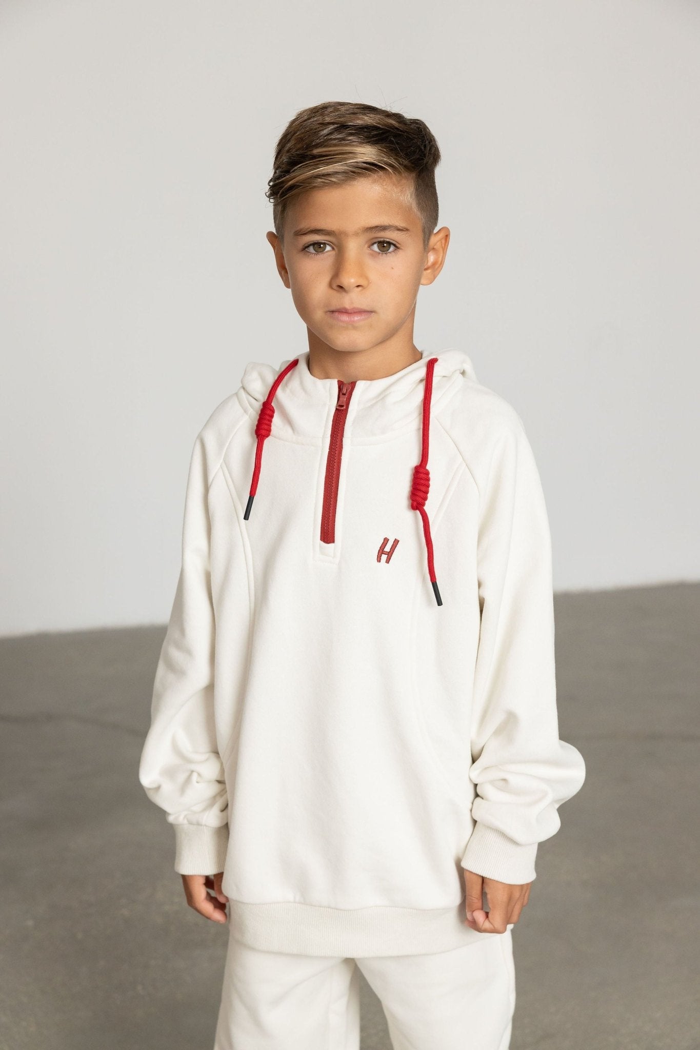 קפוצ'ון נילו בז' בשילוב בורדו - Hipster