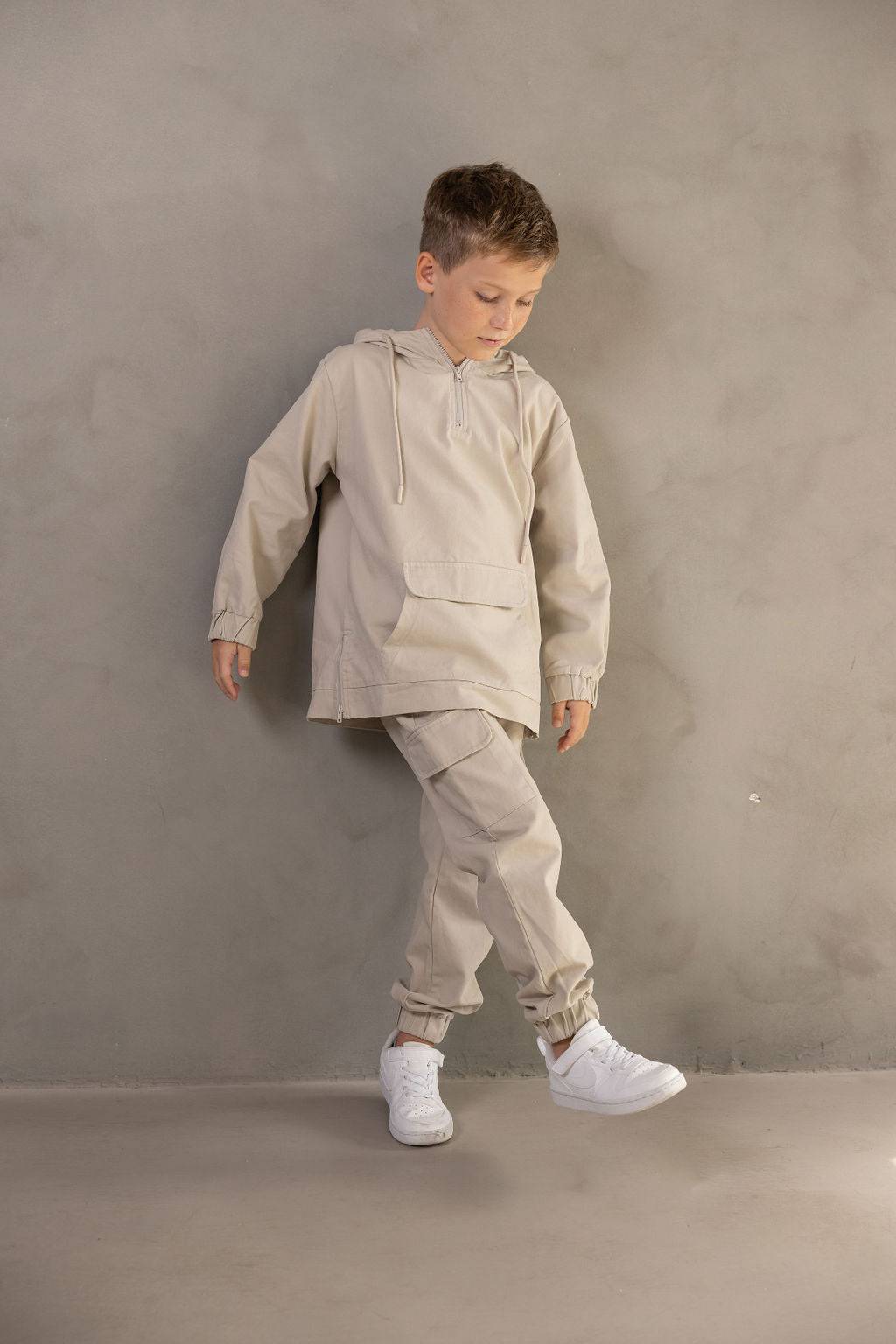 חליפת קווין בז' - Hipster