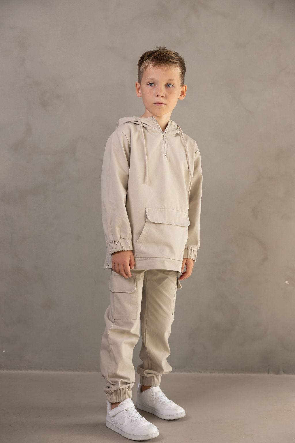 חליפת קווין בז' - Hipster