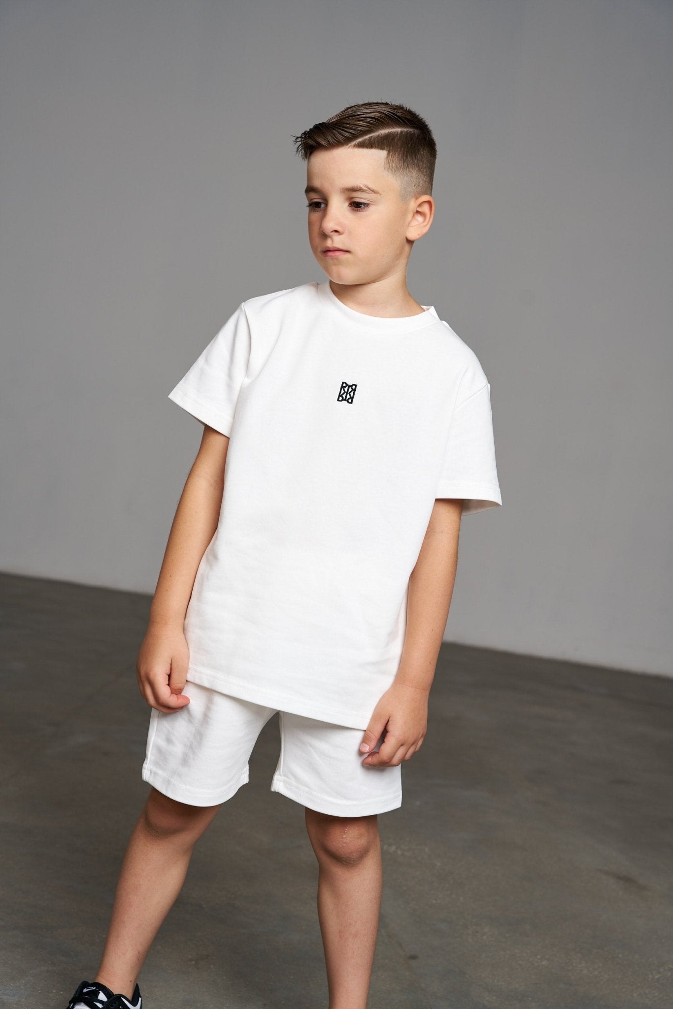 חליפת לוגו לבנה - Hipster