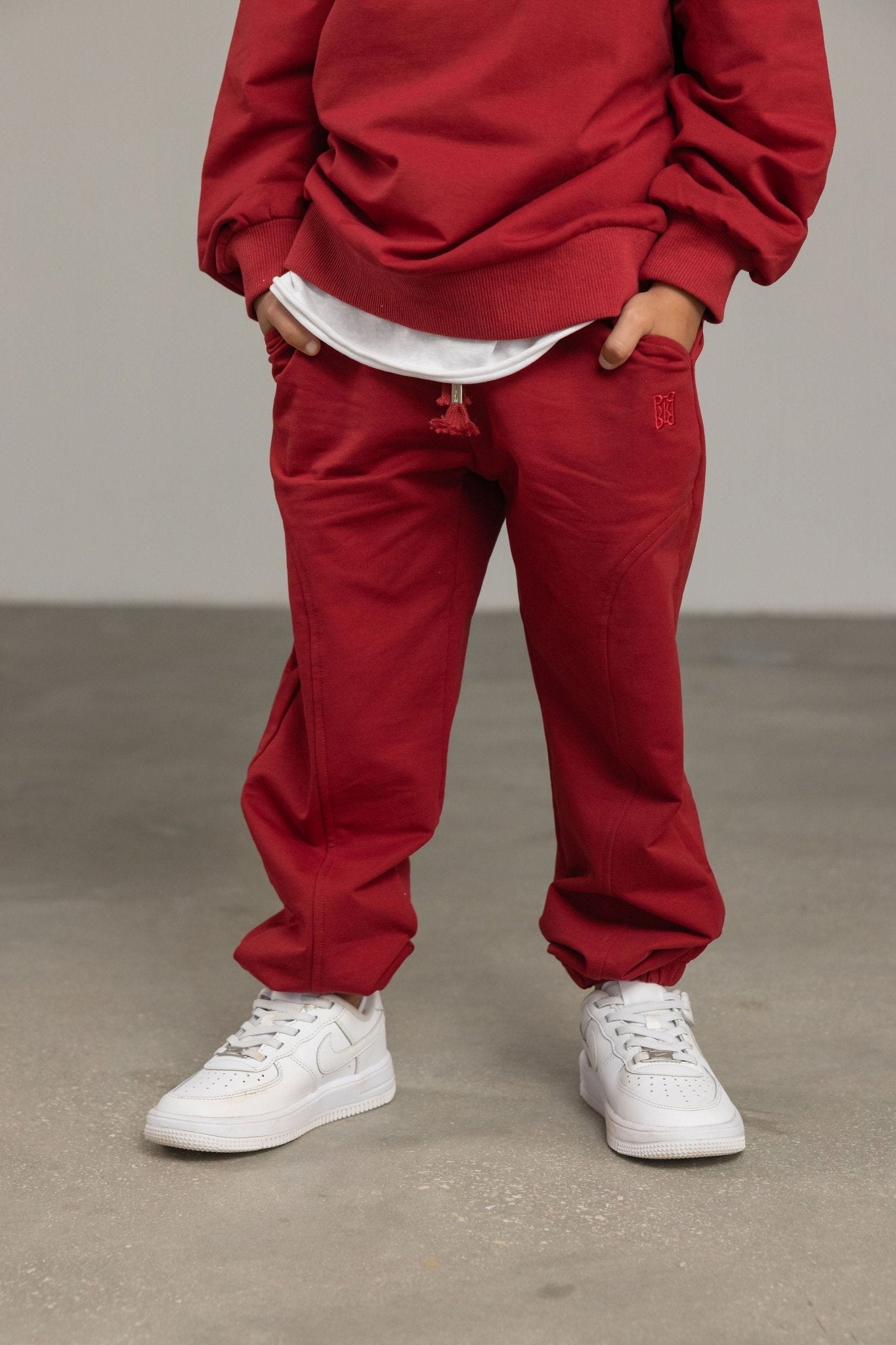 מכנס אדום עם רקמת לוגו - Hipster