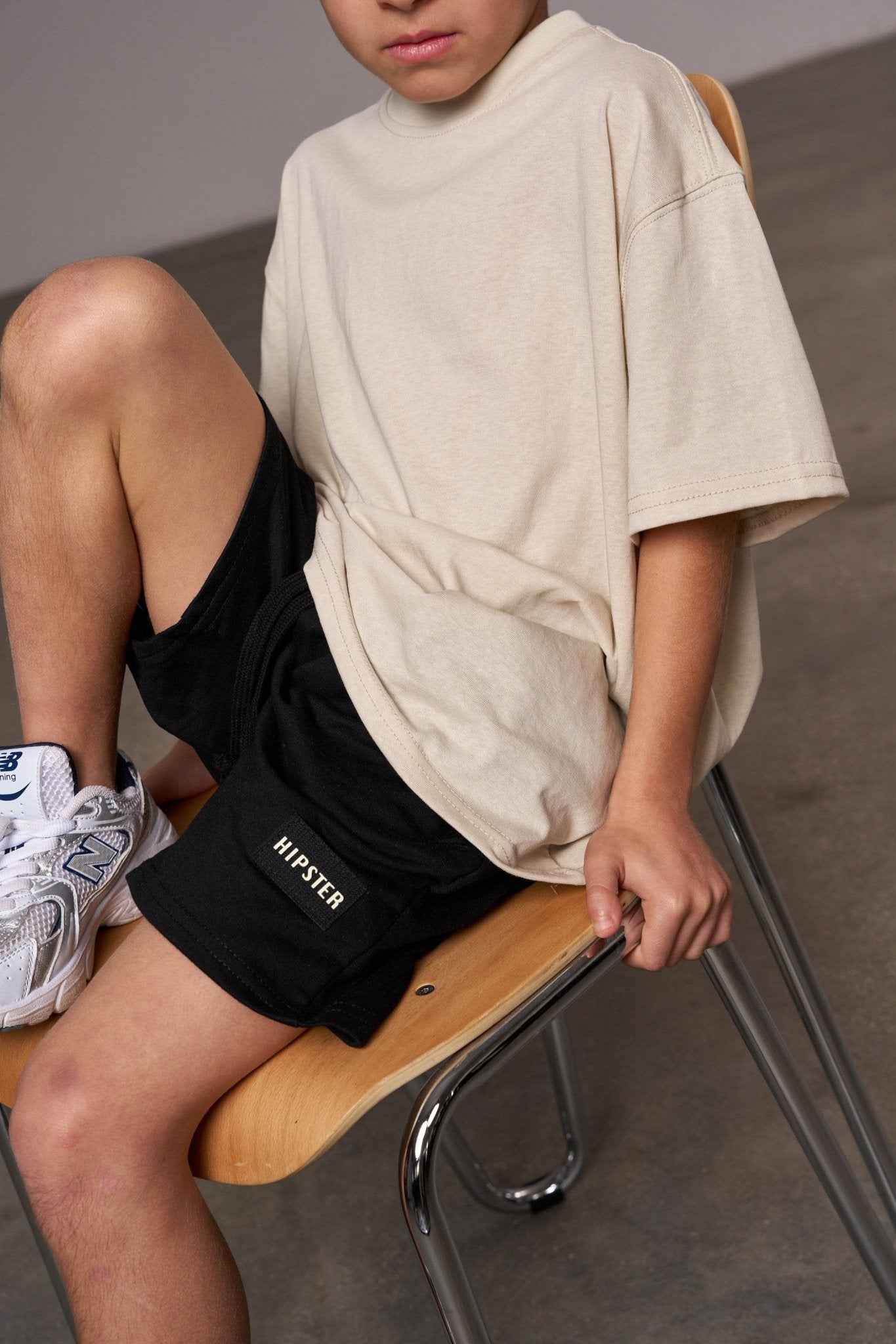 מכנס בייסיק קצר שחור - Hipster