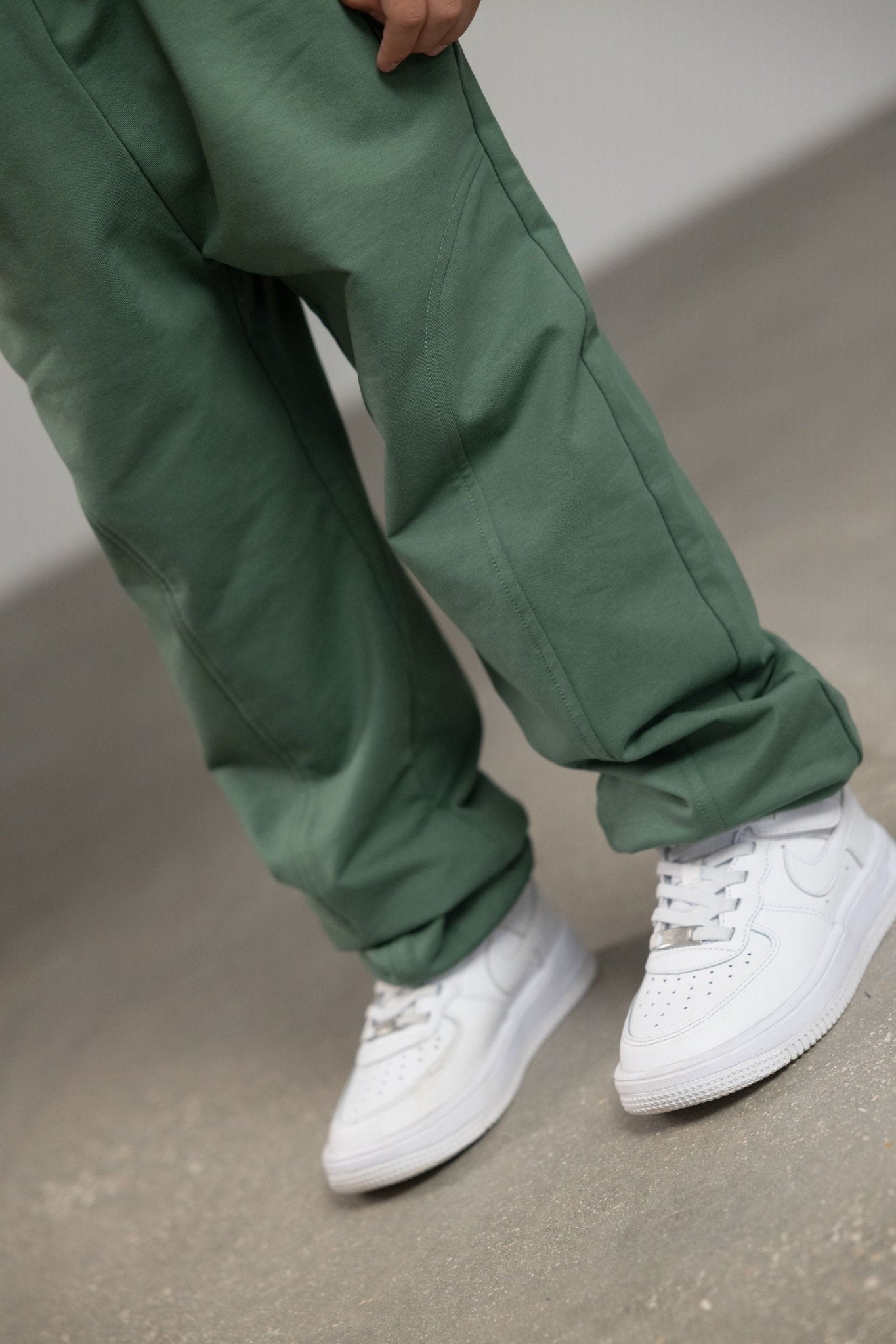 מכנס ירוק עם רקמת לוגו - Hipster