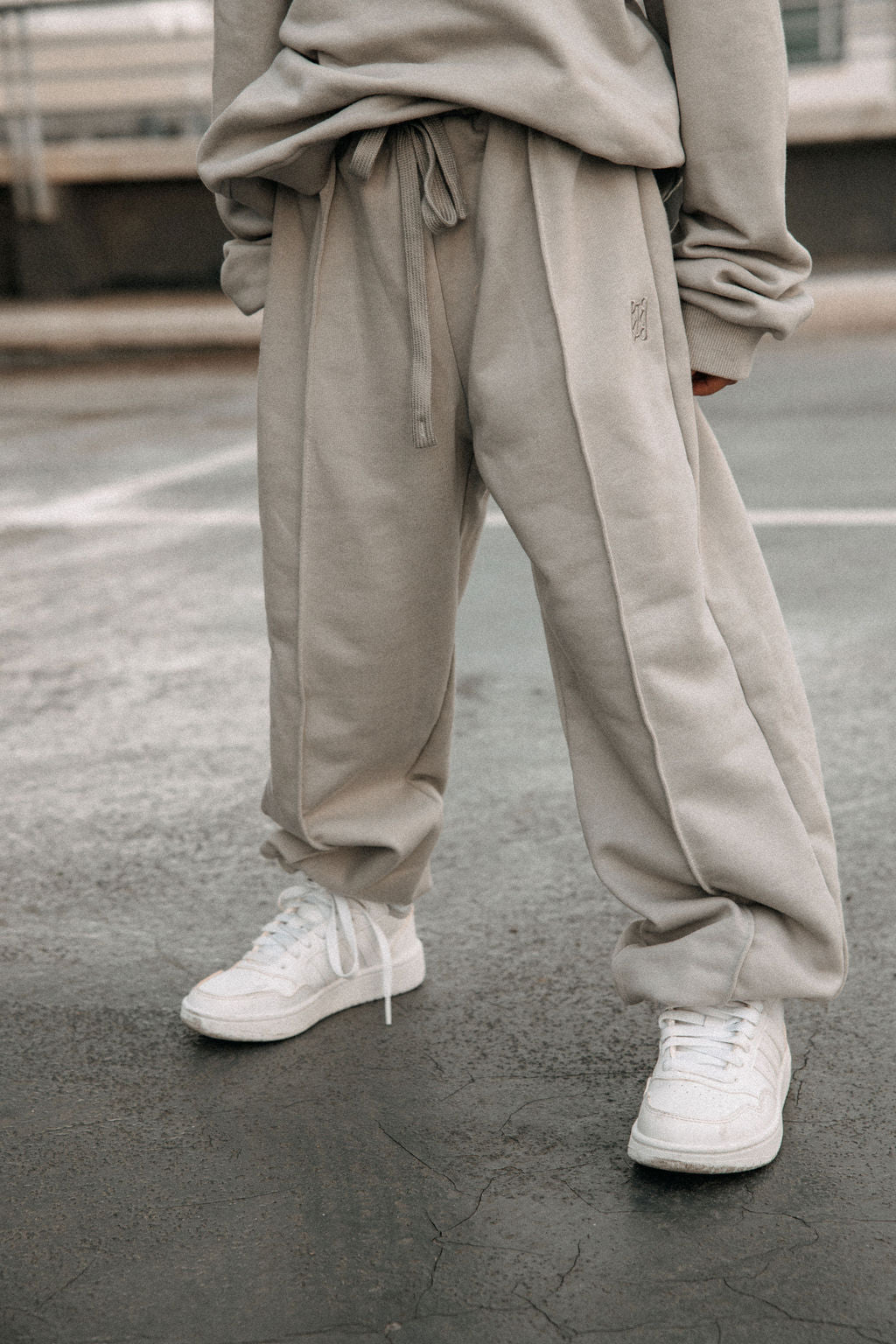 מכנס לוגו אבן - Hipster