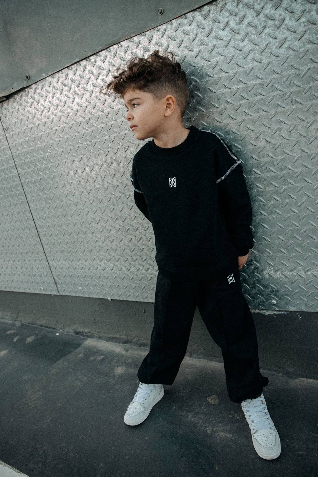 מכנס לוגו שחור - Hipster