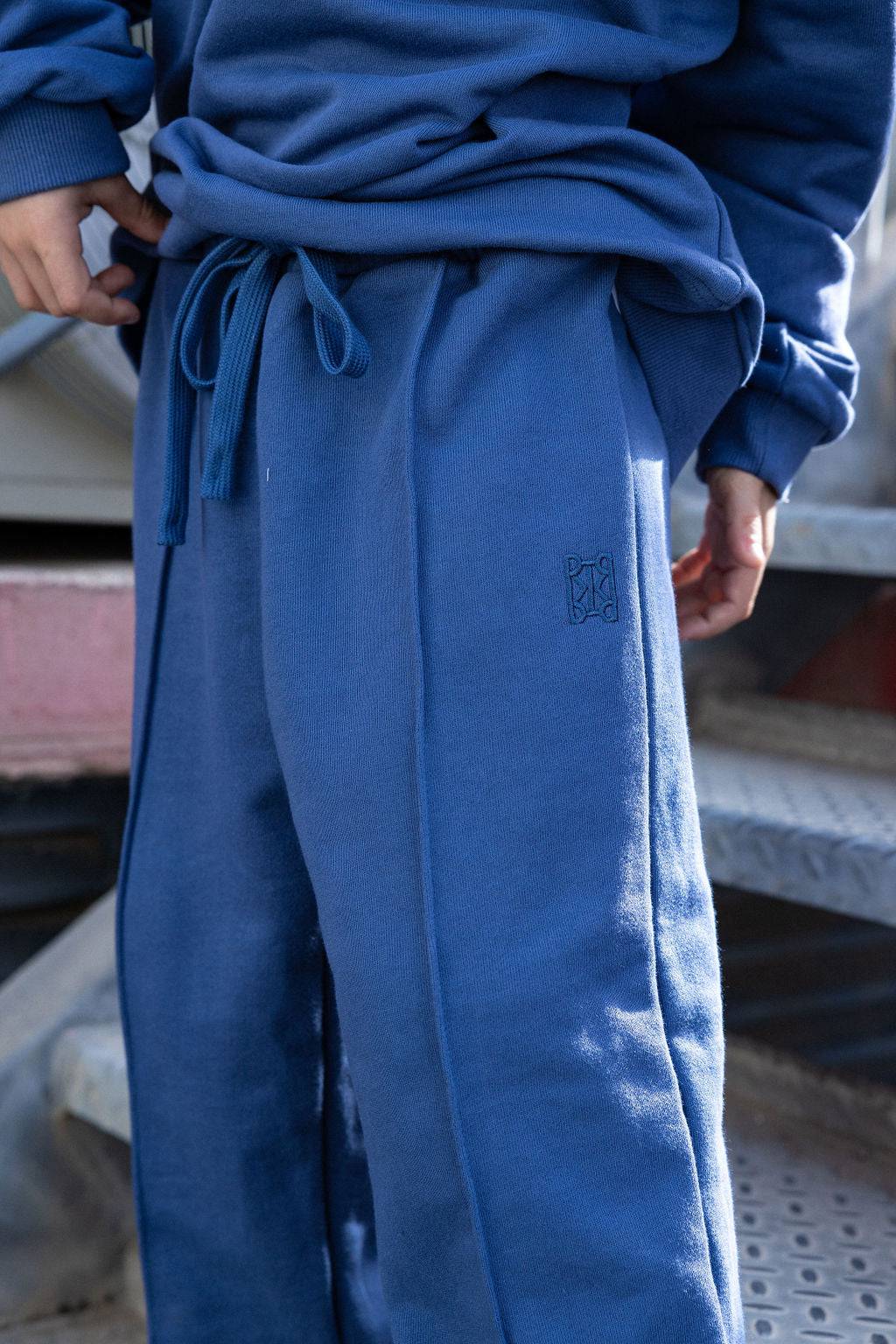 מכנס לוגו כחול - Hipster