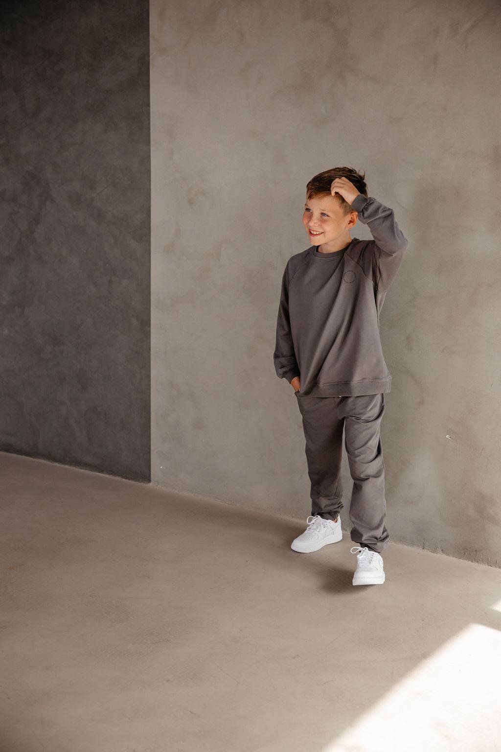 סוויטשירט עם הדפס עגול אפור - Hipster