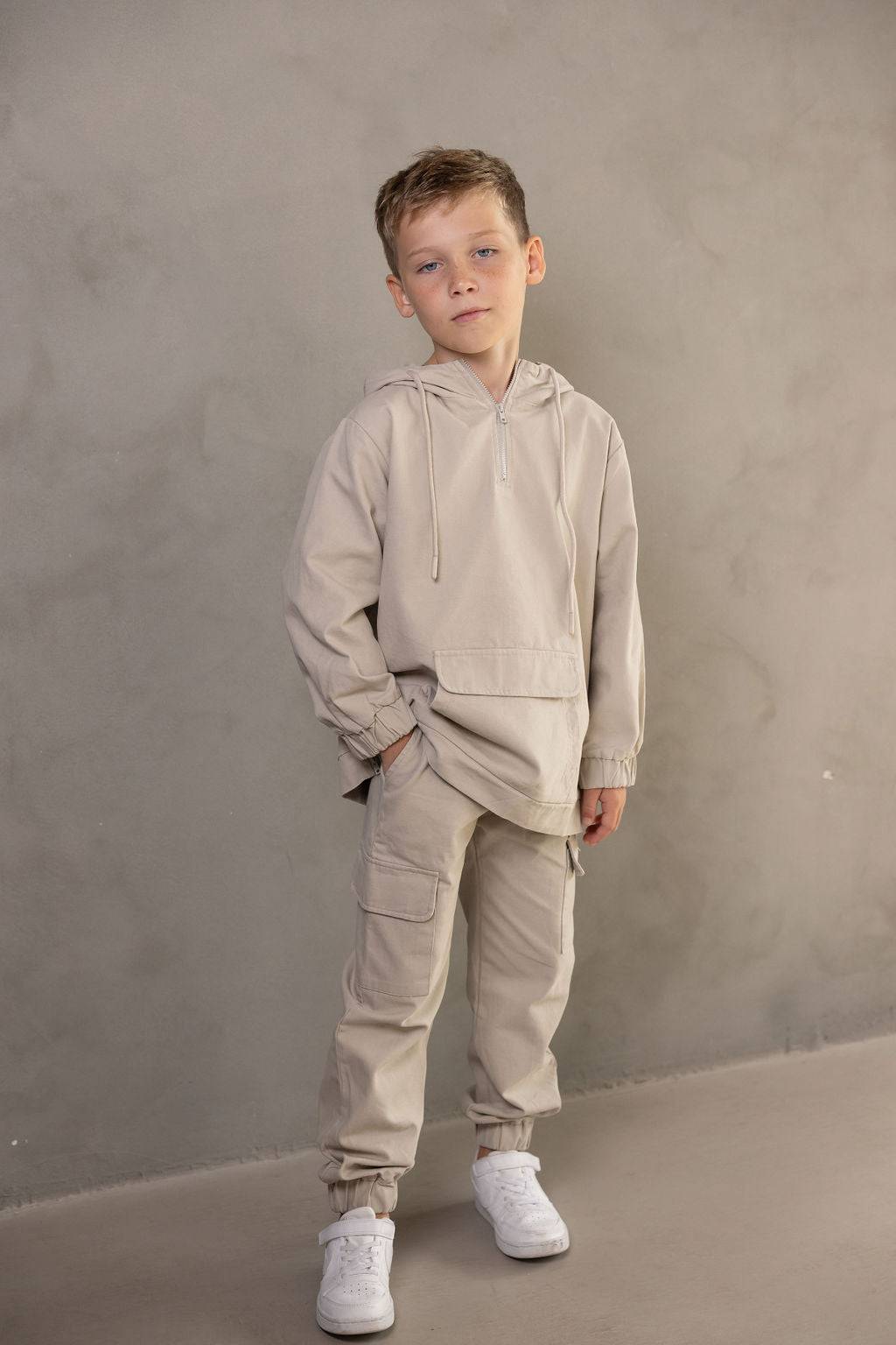 חליפת קווין בז' - Hipster