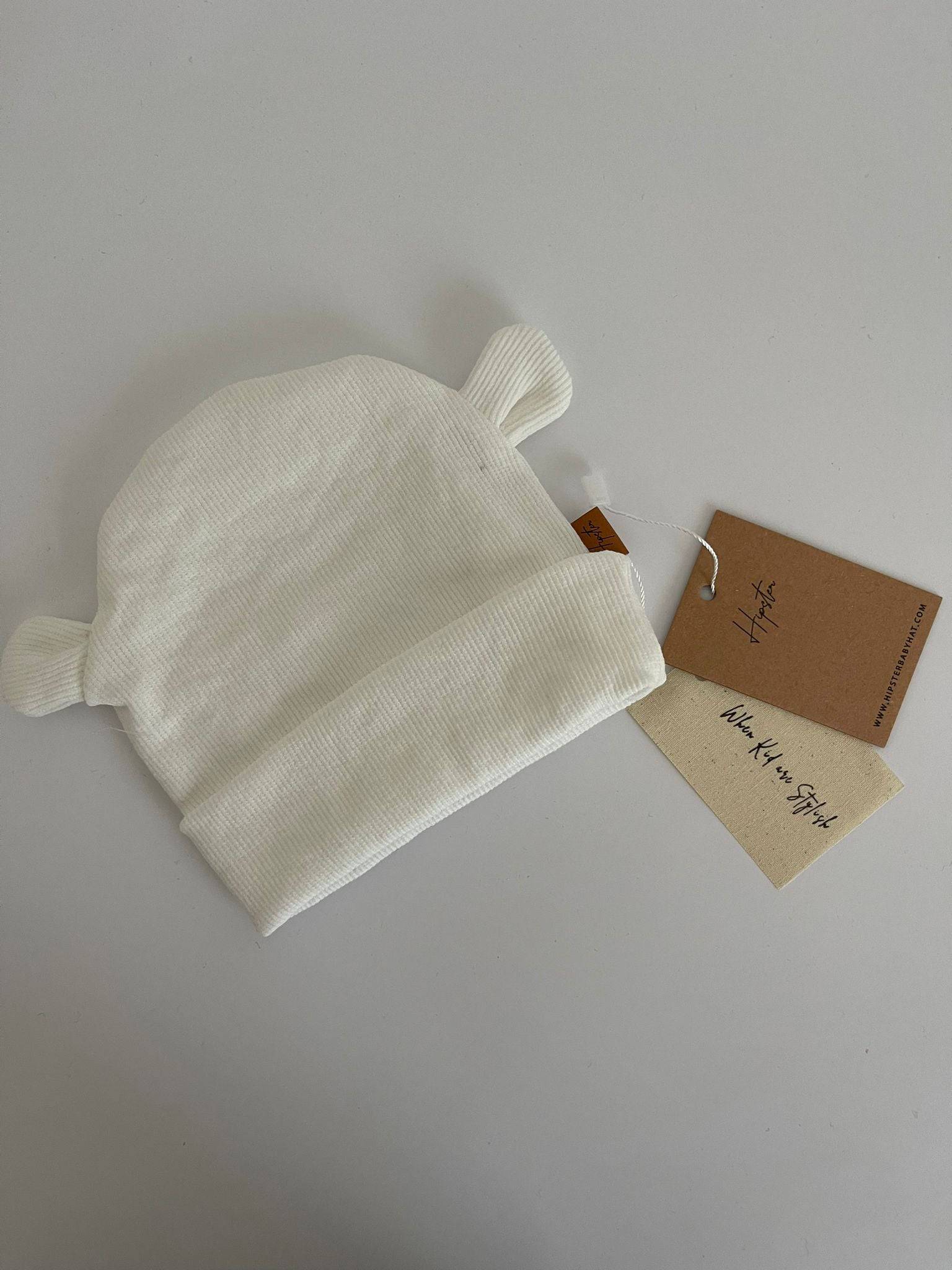 כובע אוזניים לבן - Hipster