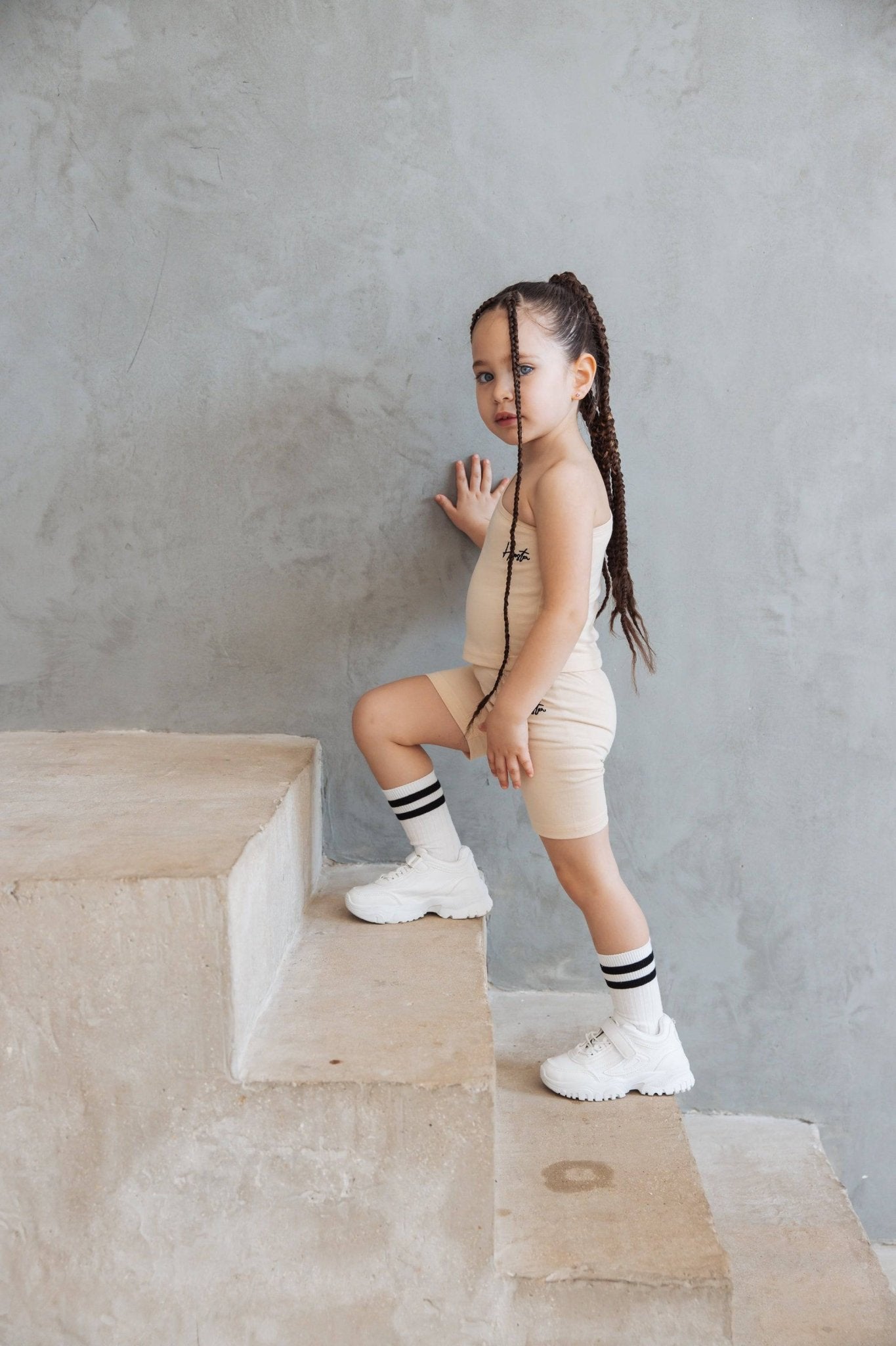 טופ בנות בז' - Hipster