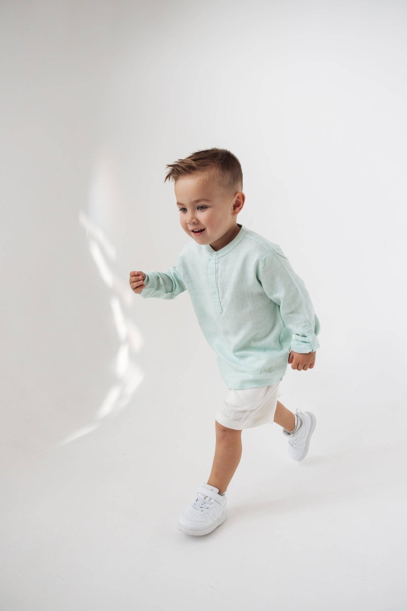 חולצת פשתן תכלת - Hipster